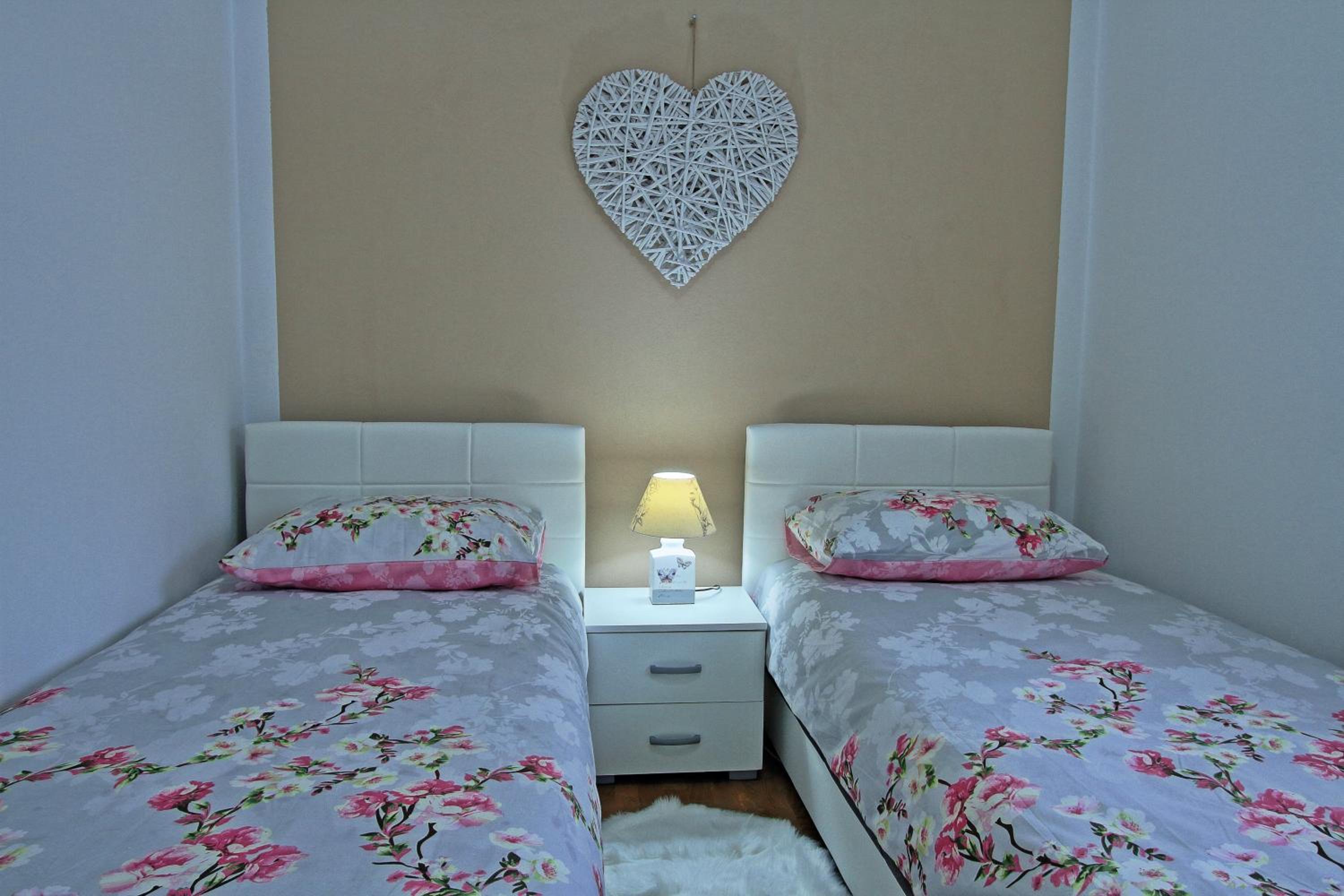 Two-Bedroom House - Photo 34