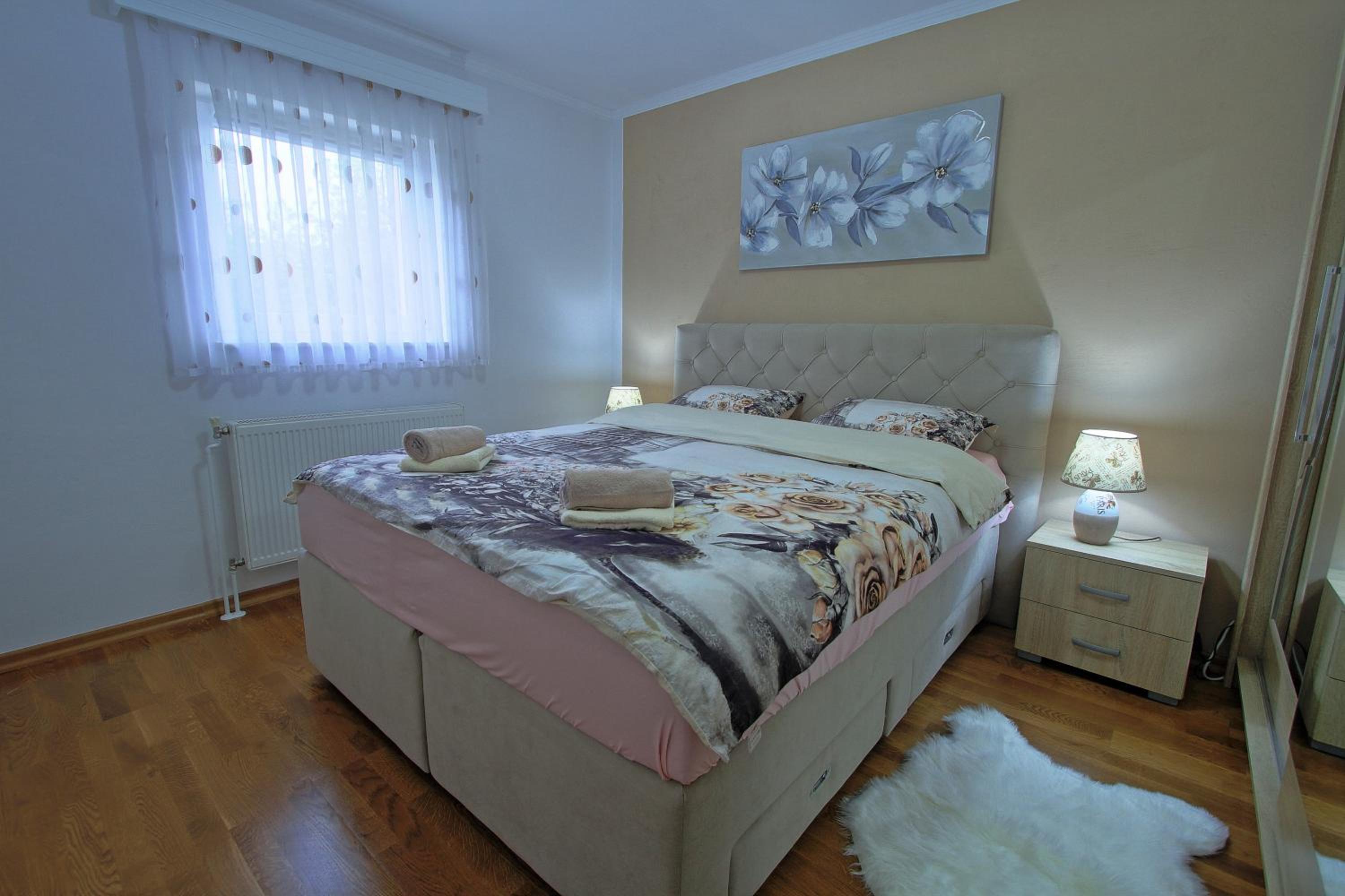 Two-Bedroom House - Photo 35