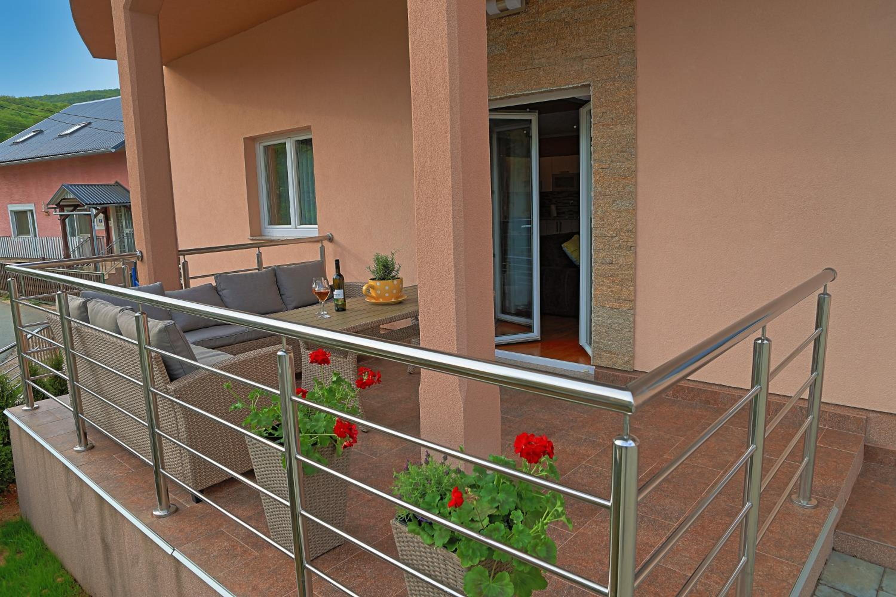 Two-Bedroom House - Photo 21