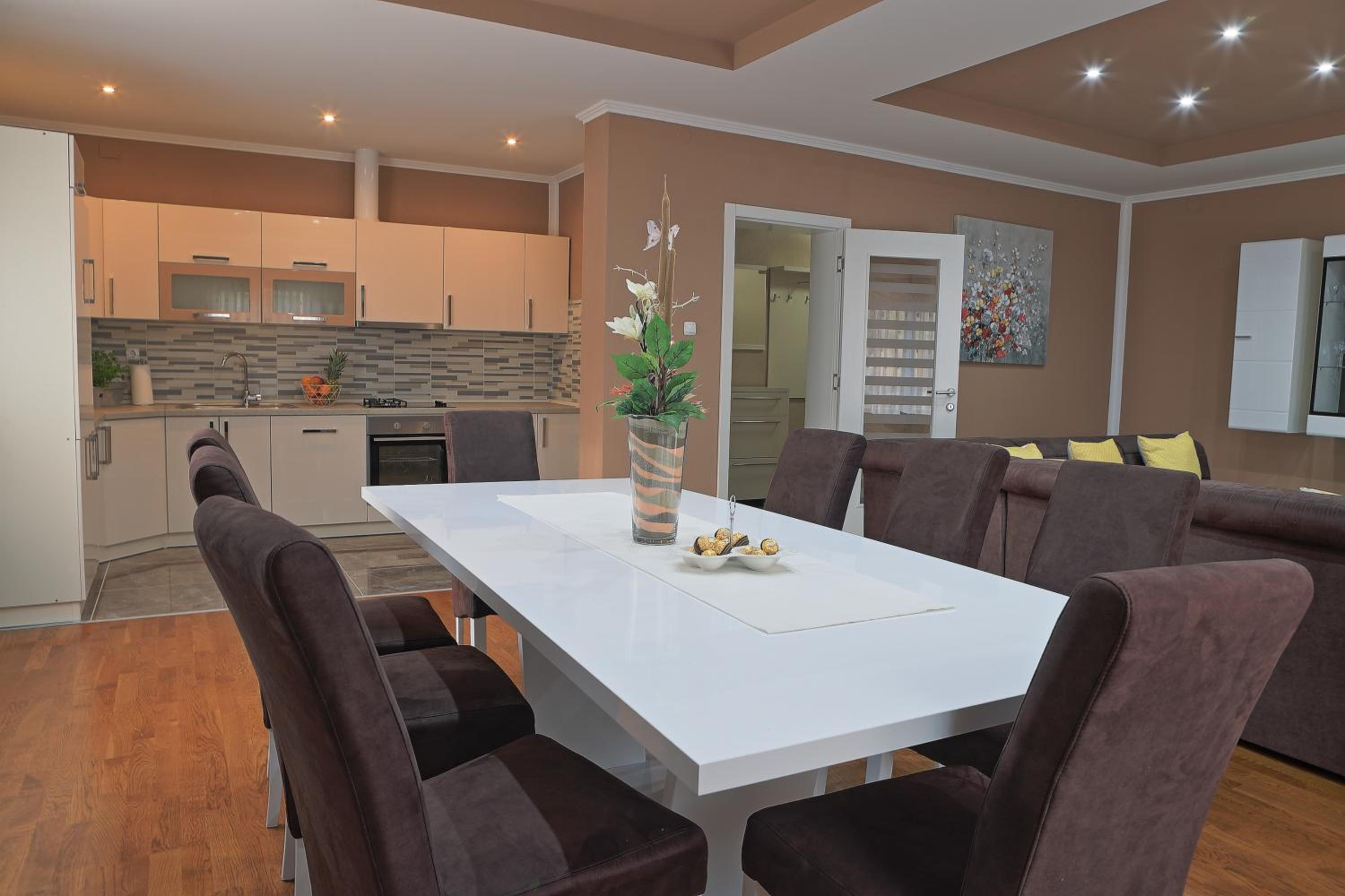 Two-Bedroom House - Photo 16