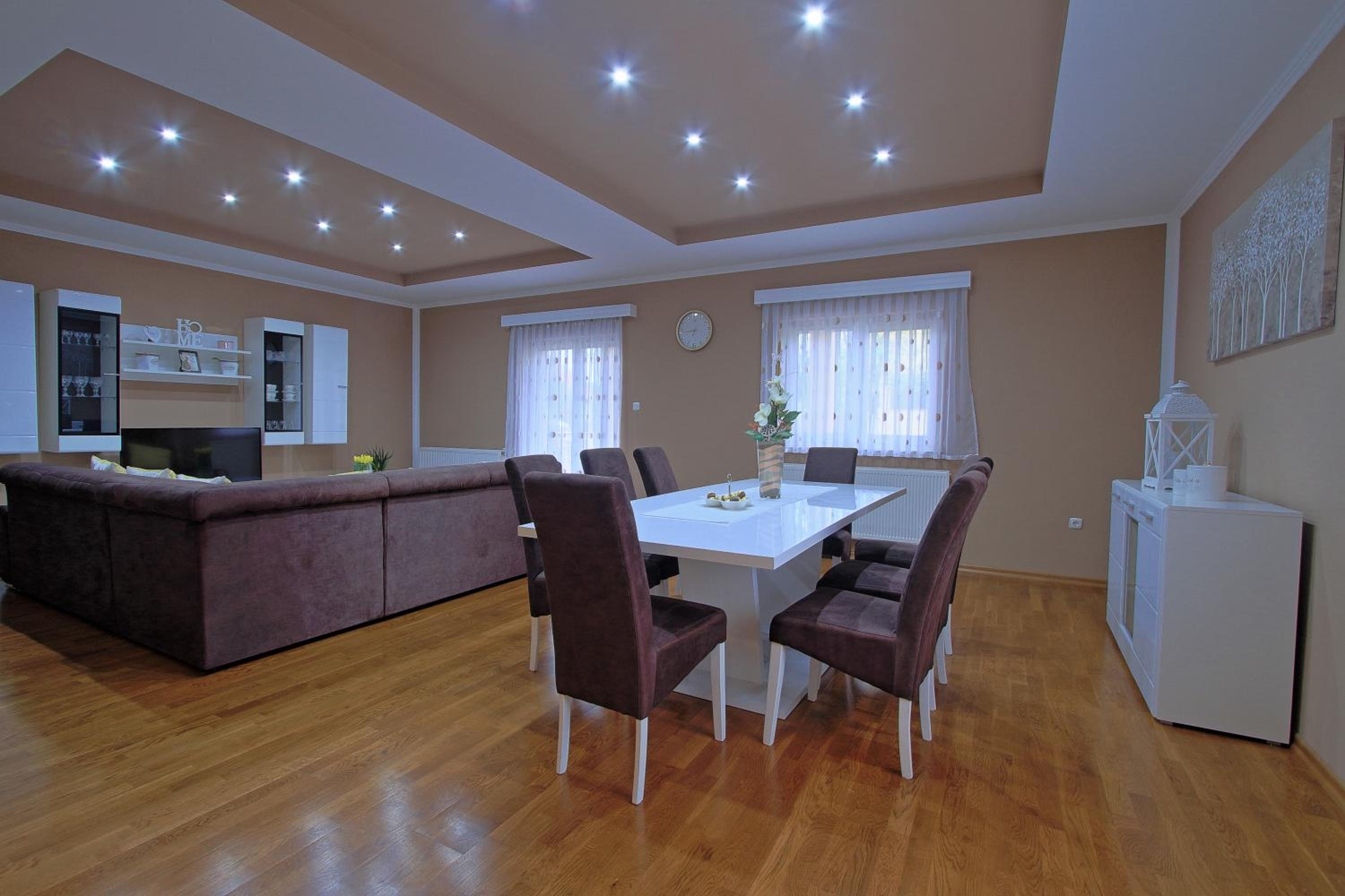 Two-Bedroom House - Photo 13