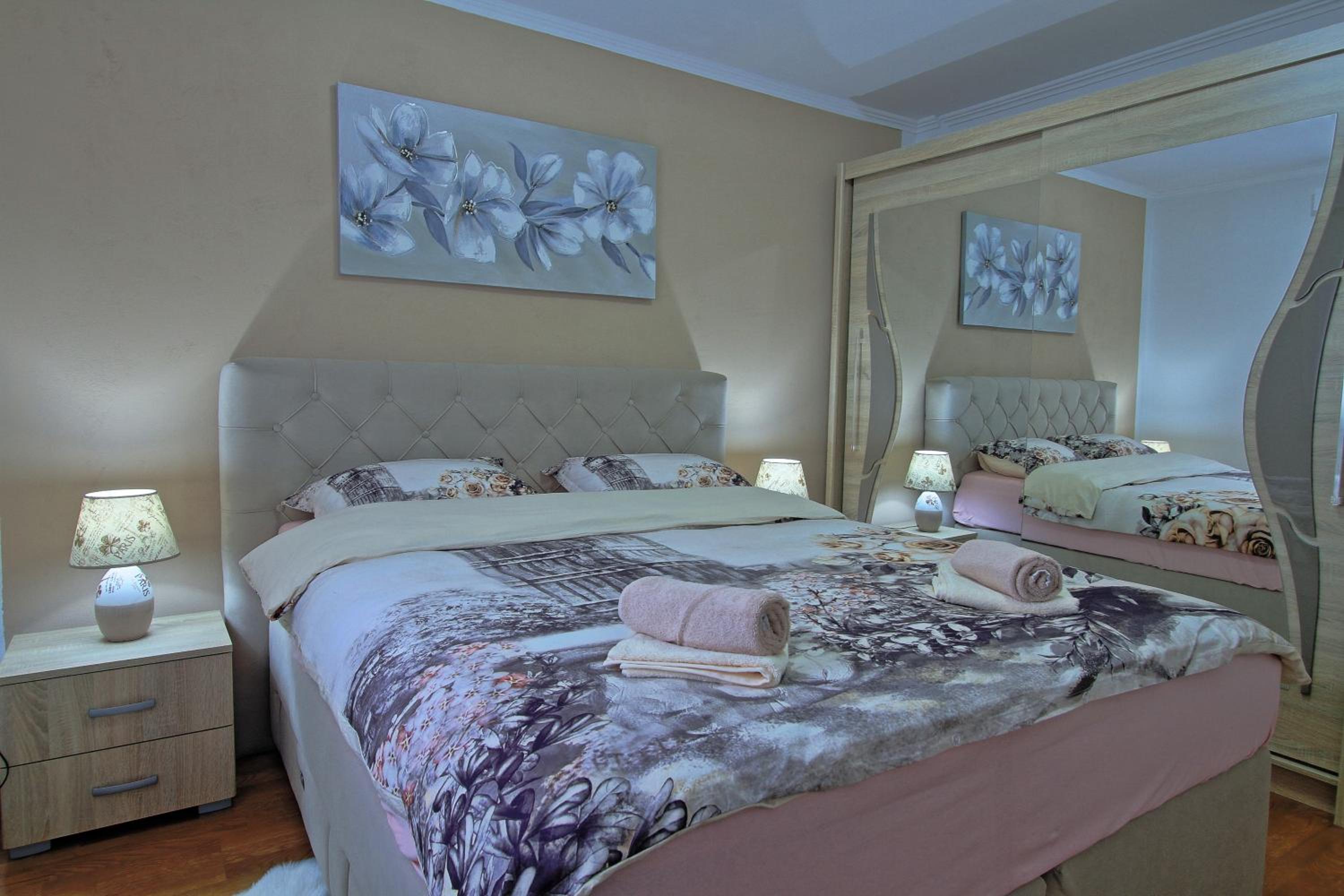 Two-Bedroom House - Photo 11