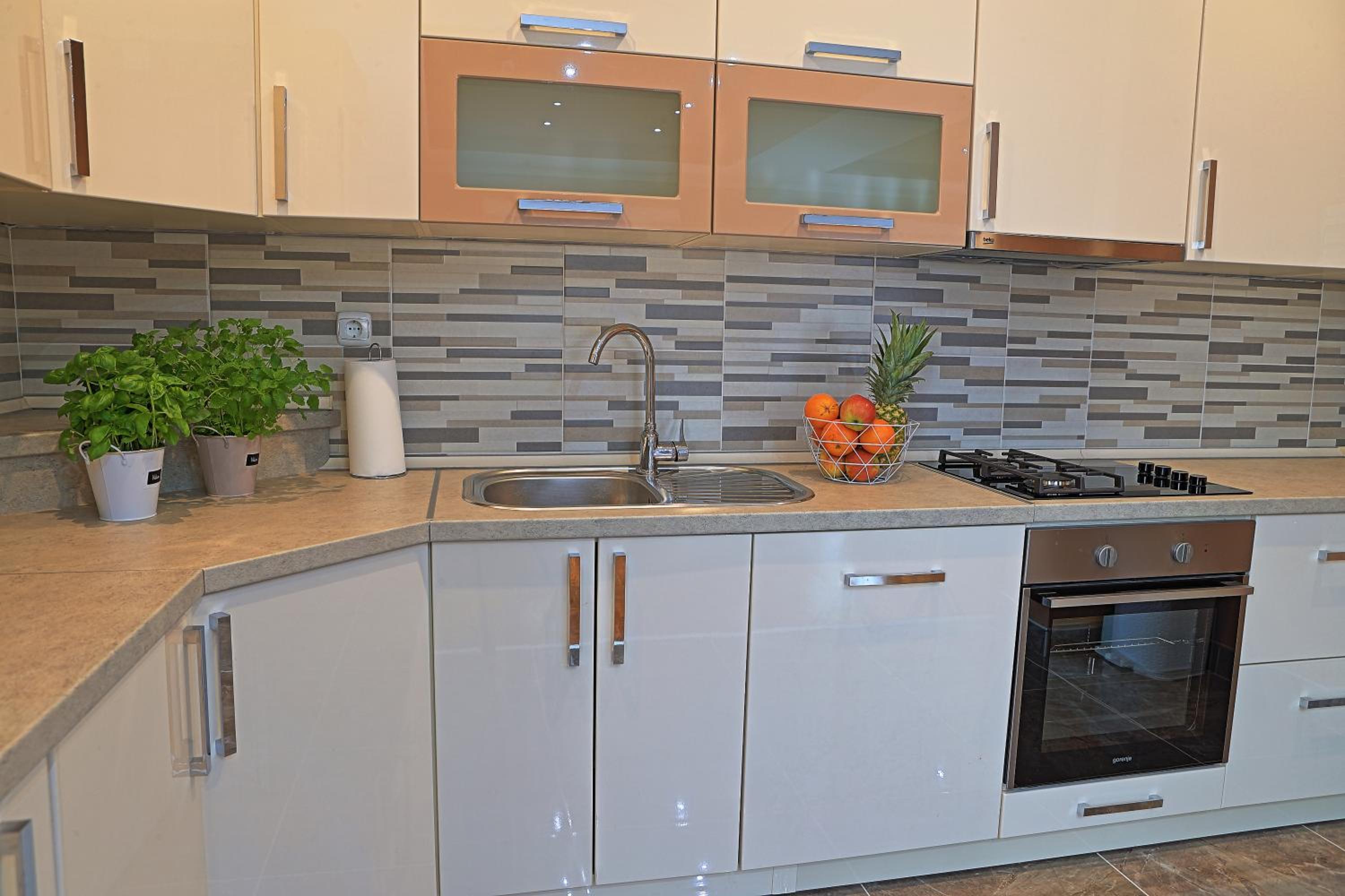 Two-Bedroom House - Photo 12
