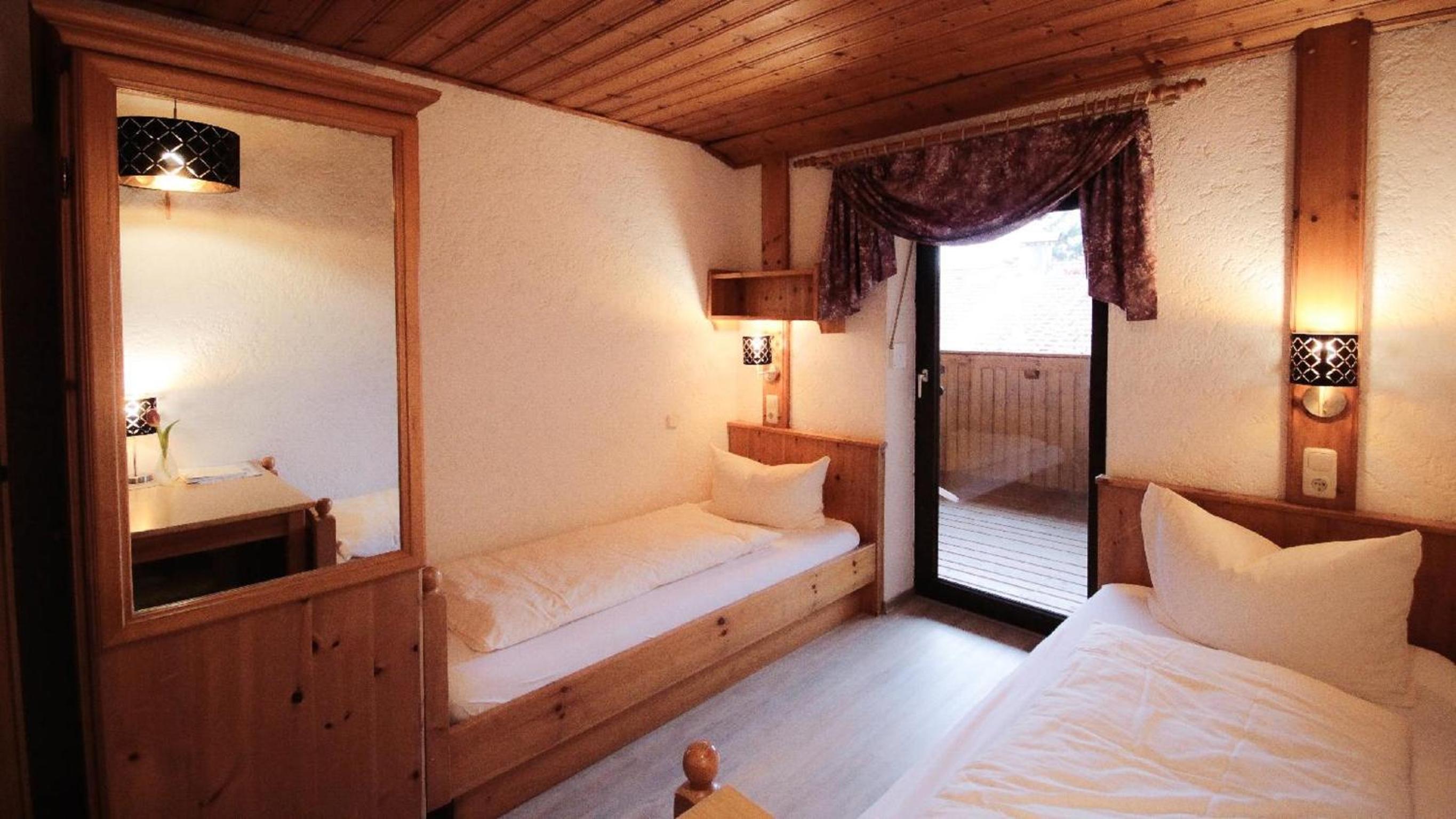 Double or Twin Room with Balcony photo 1
