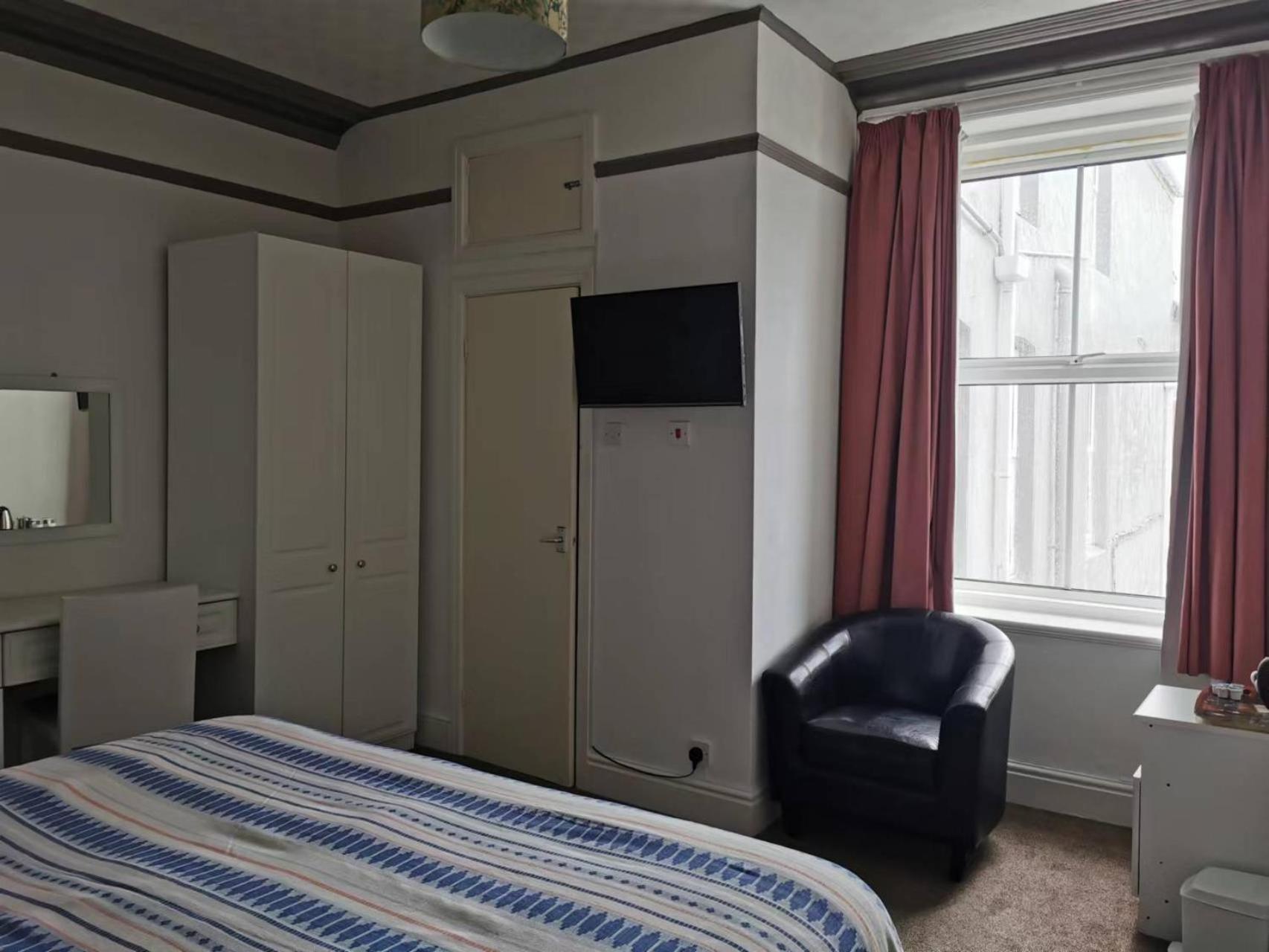 Double Room with Bathroom photo 3