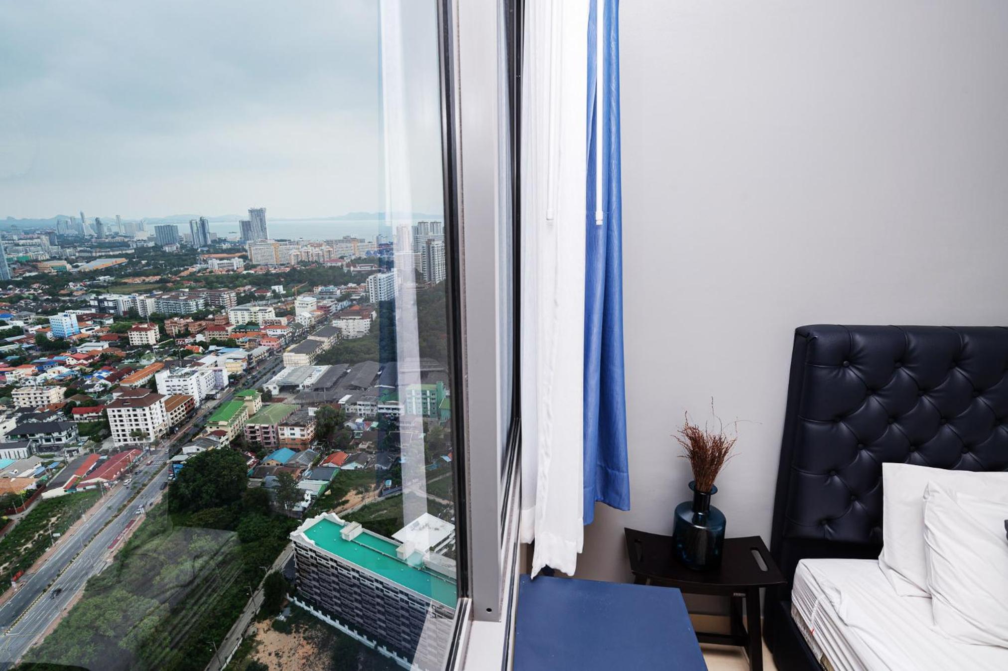 One-Bedroom Apartment - Photo 3