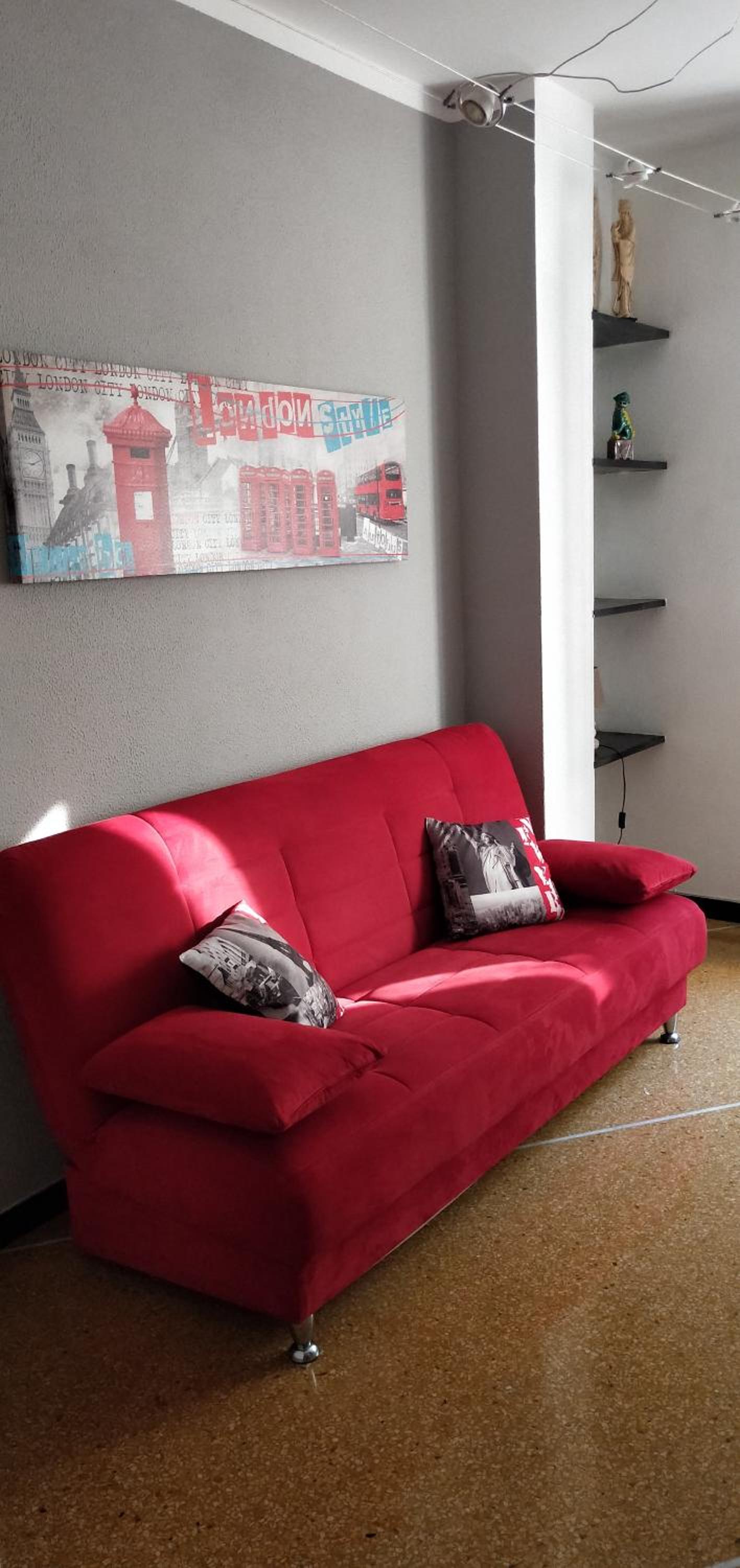 One-Bedroom Apartment photo 3