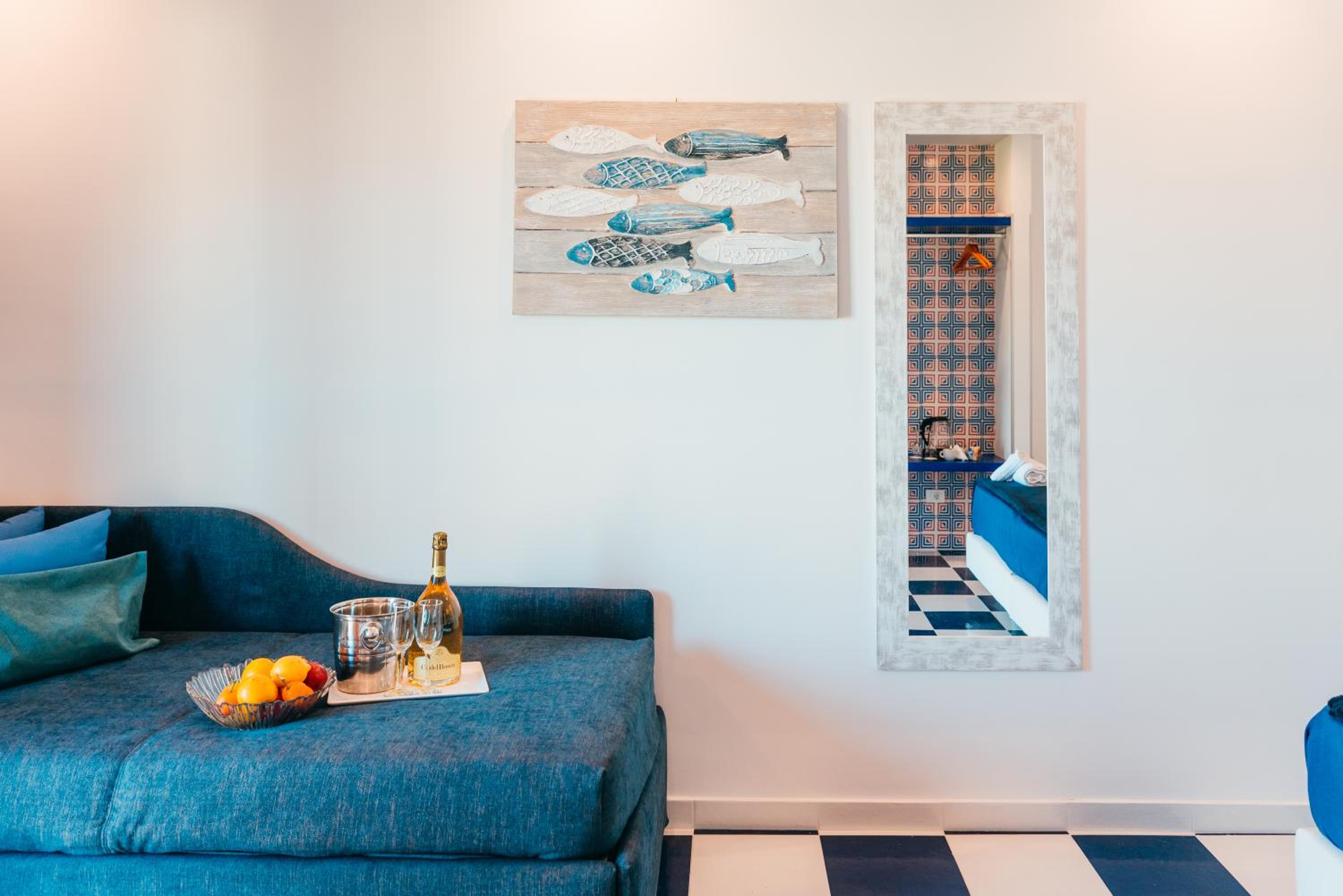 Deluxe Family Room - Photo 2