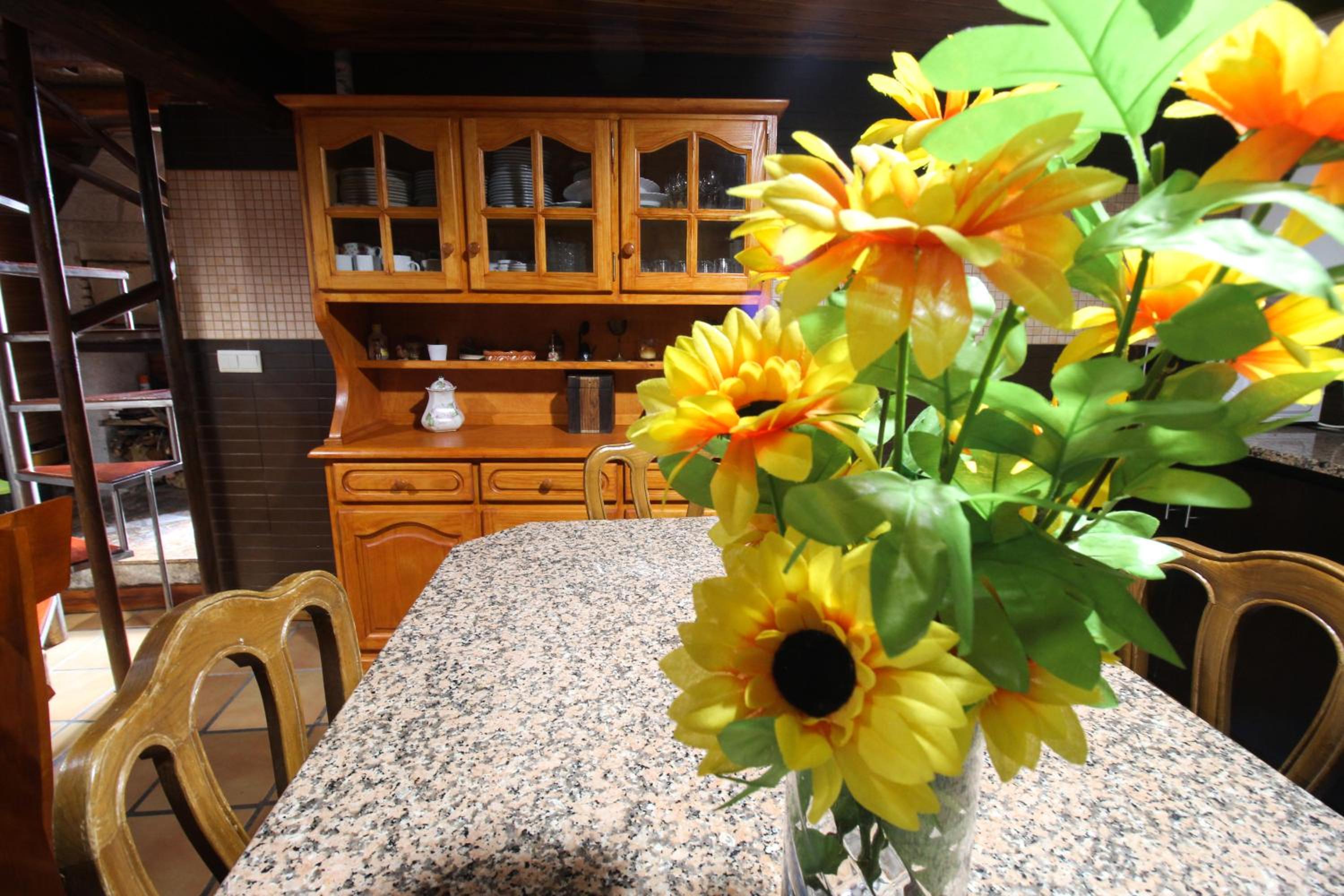 Five-Bedroom House - Photo 46