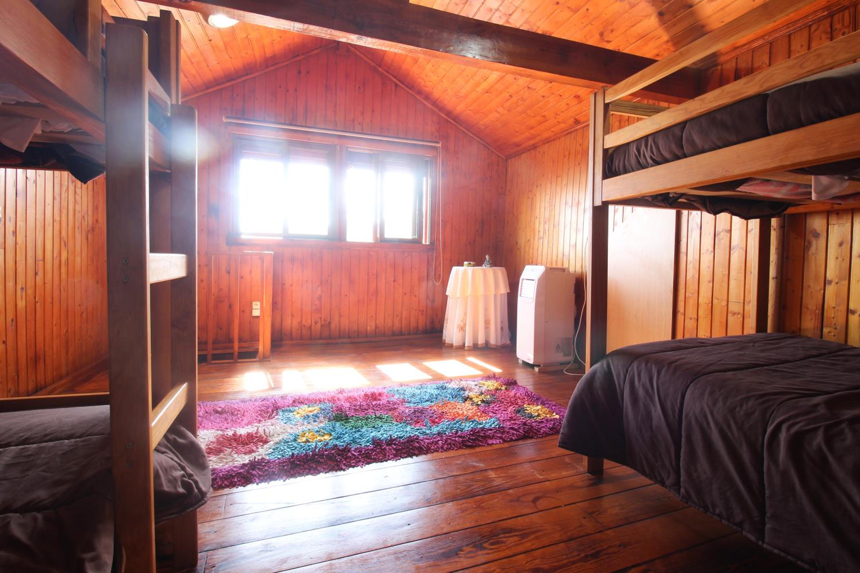Five-Bedroom House - Photo 5