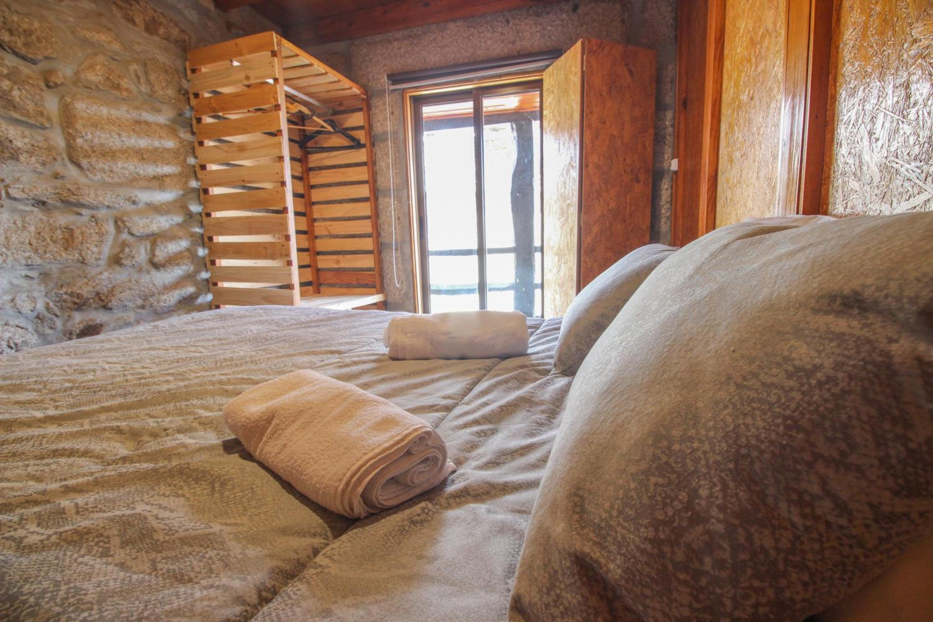 Five-Bedroom House - Photo 25