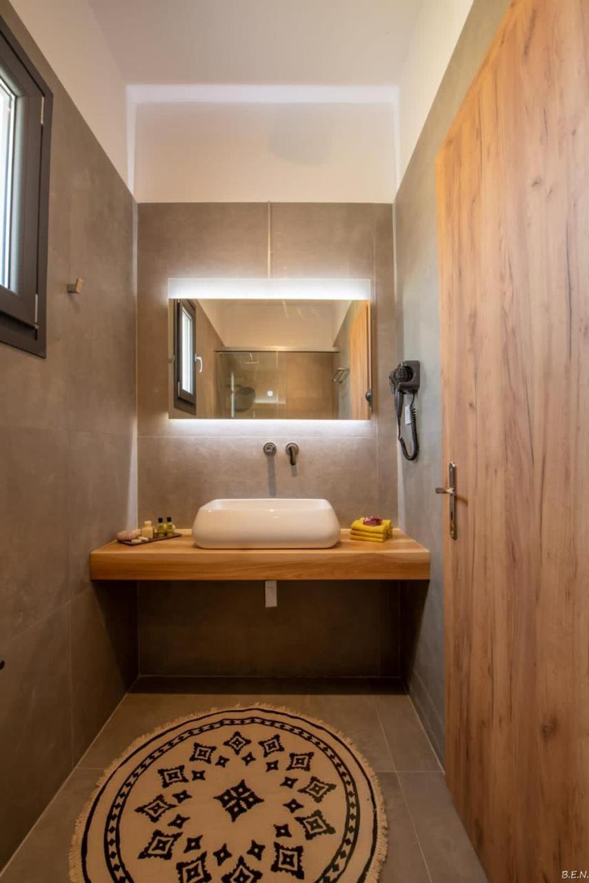 Cozy Double Room with Pool View - Photo 2