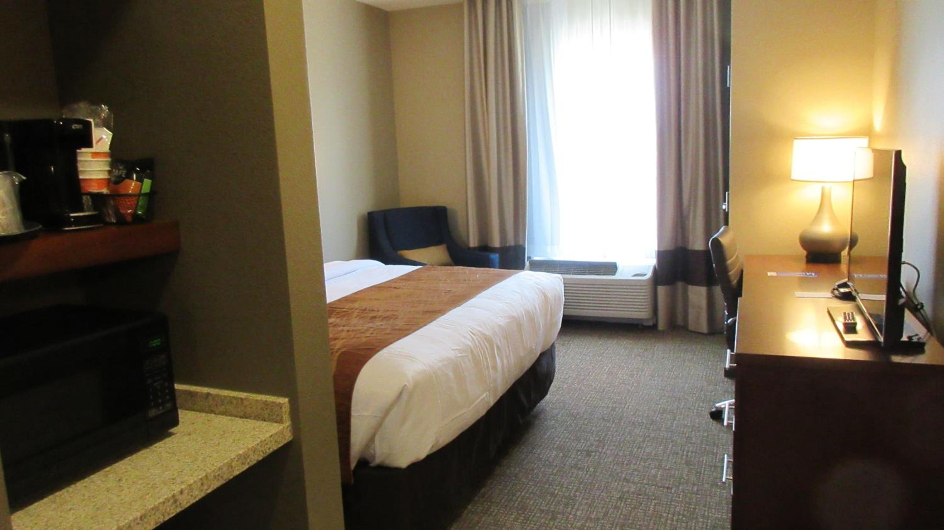 King Room - Non-Smoking photo 1