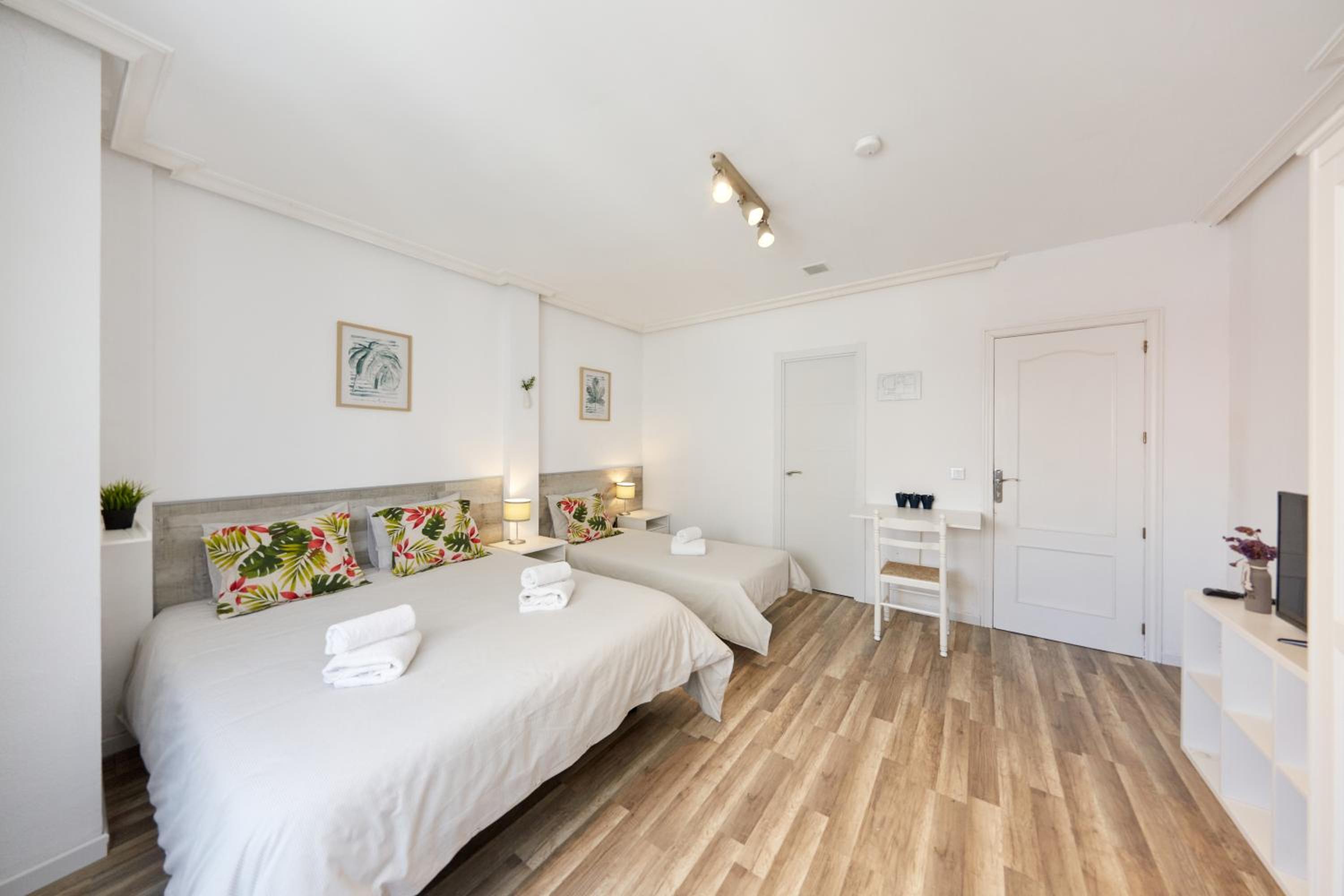 Triple Room with Private Bathroom photo 2