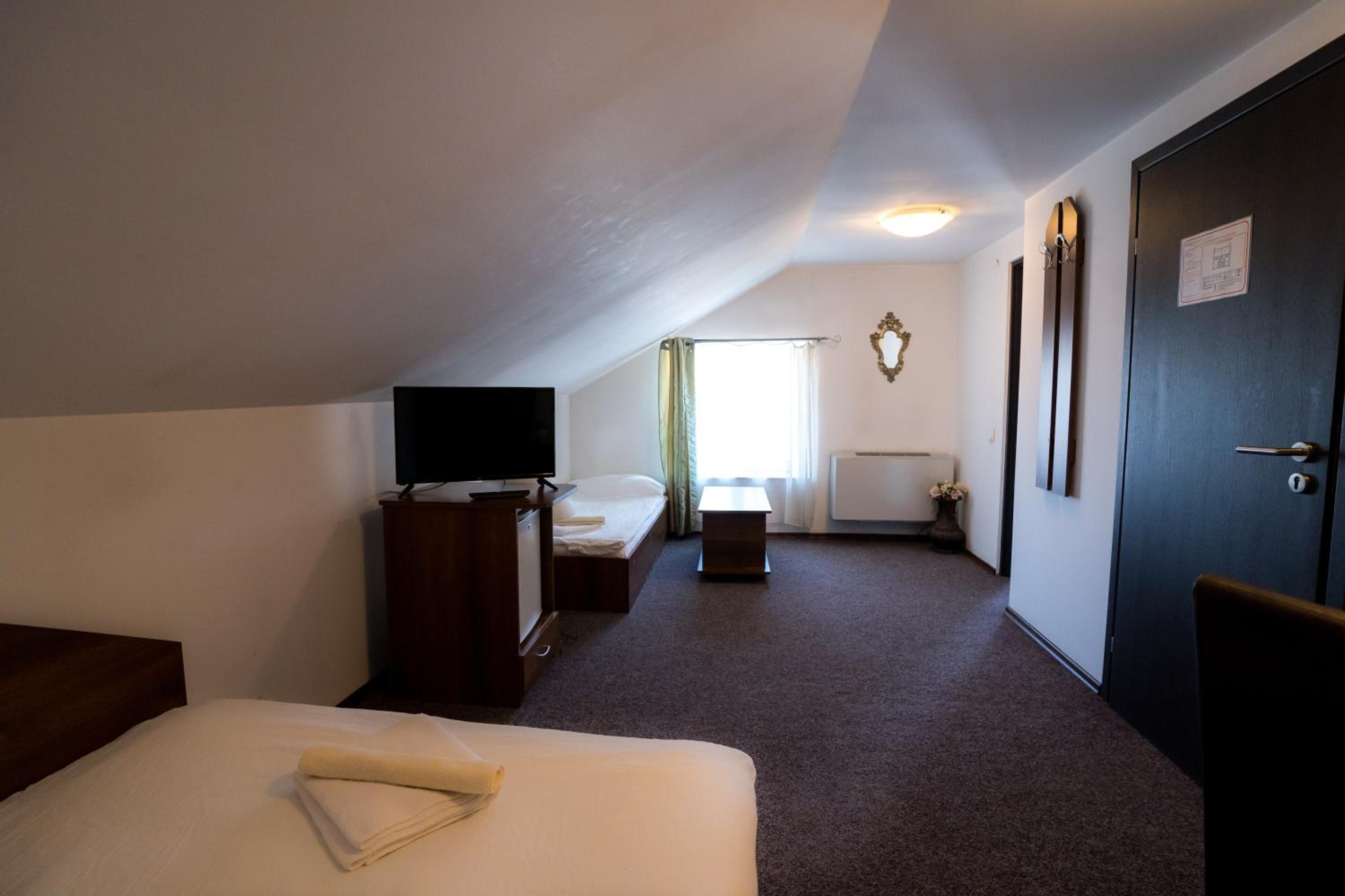 Budget Single Room photo 3
