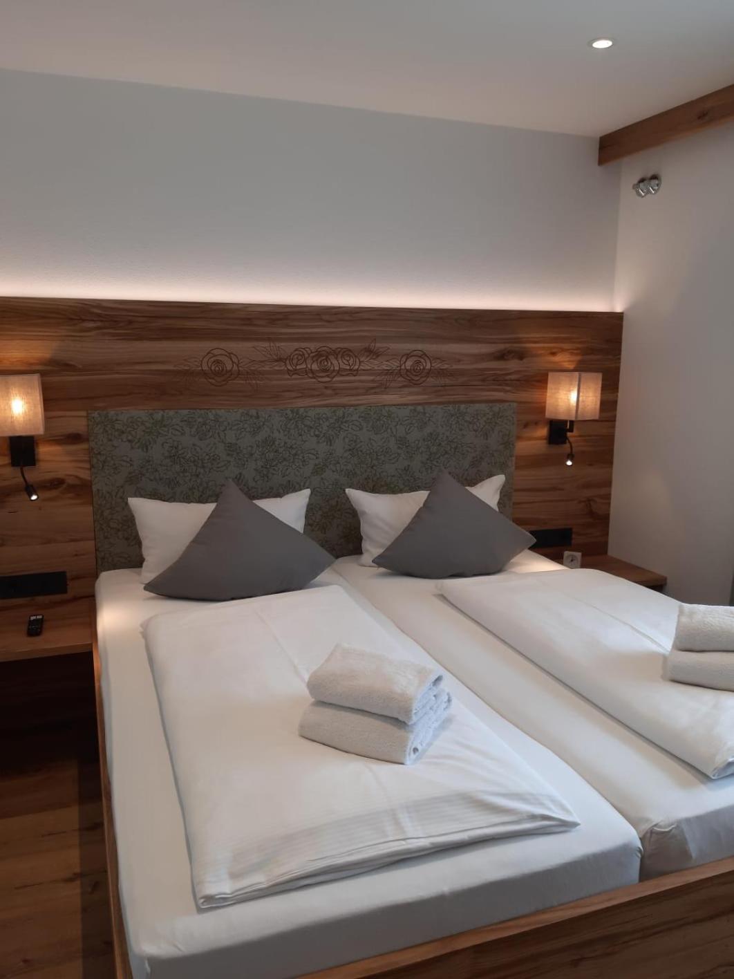 Double Room - Photo 9