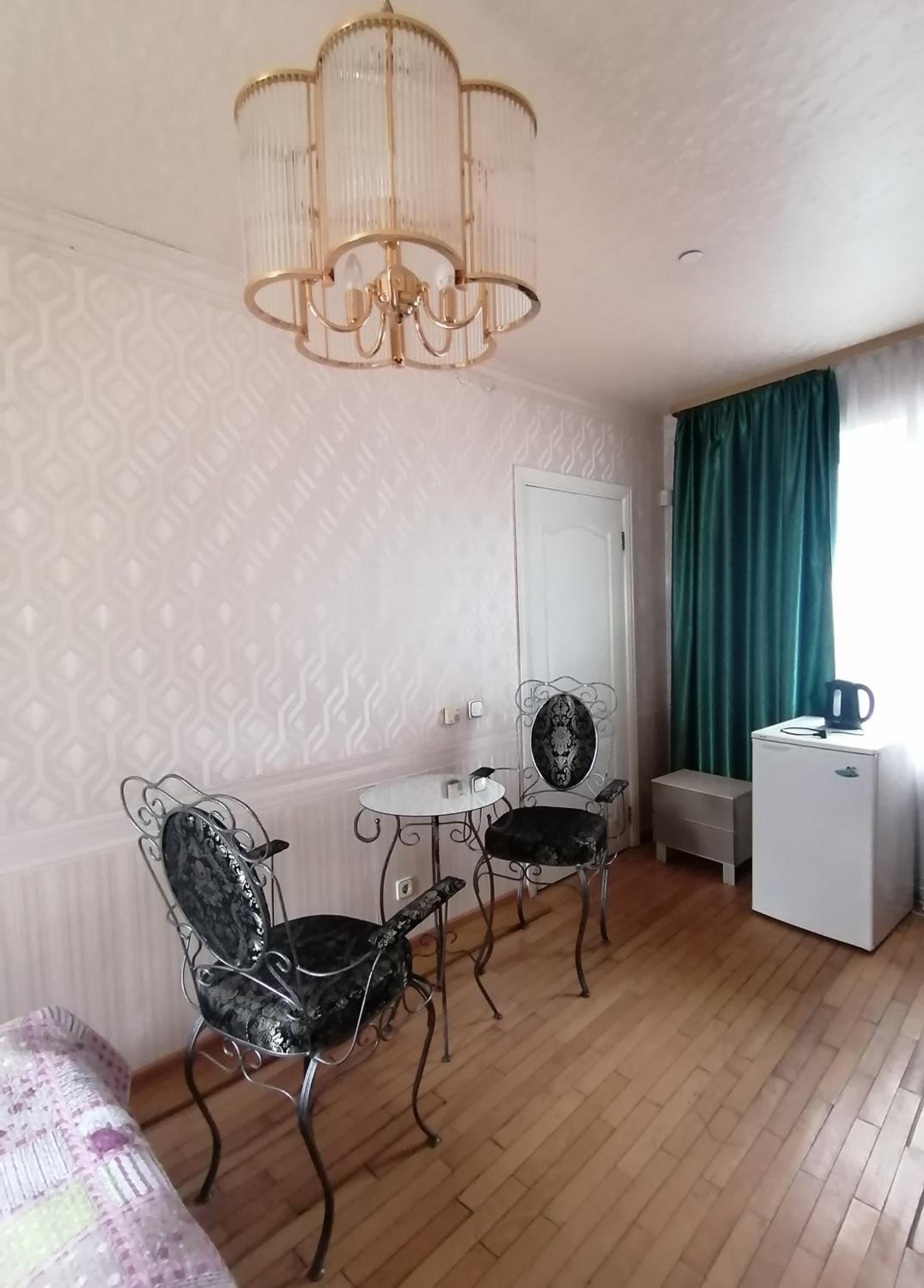 Small Double Room - Photo 6
