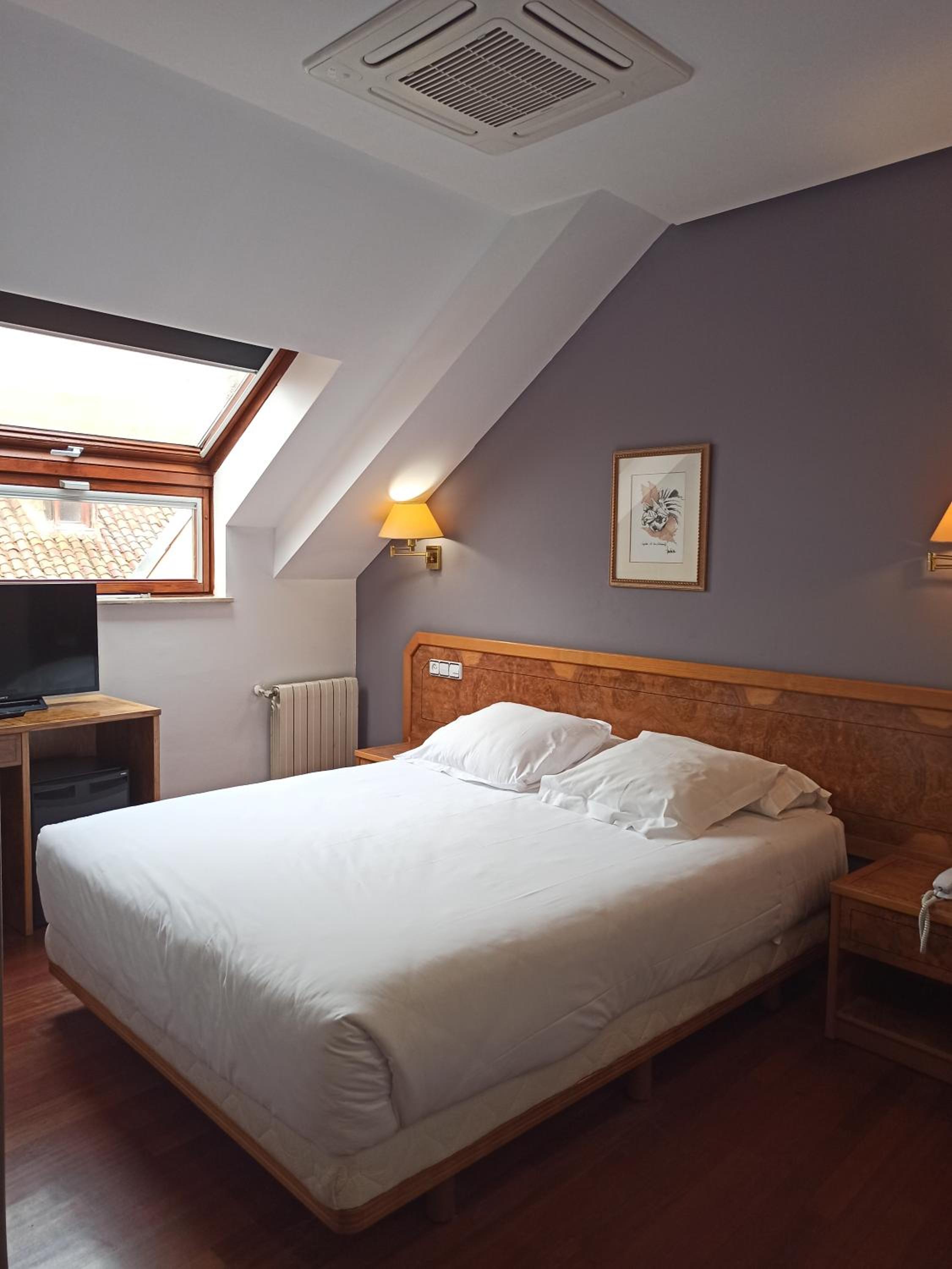 Double Room - Photo 2