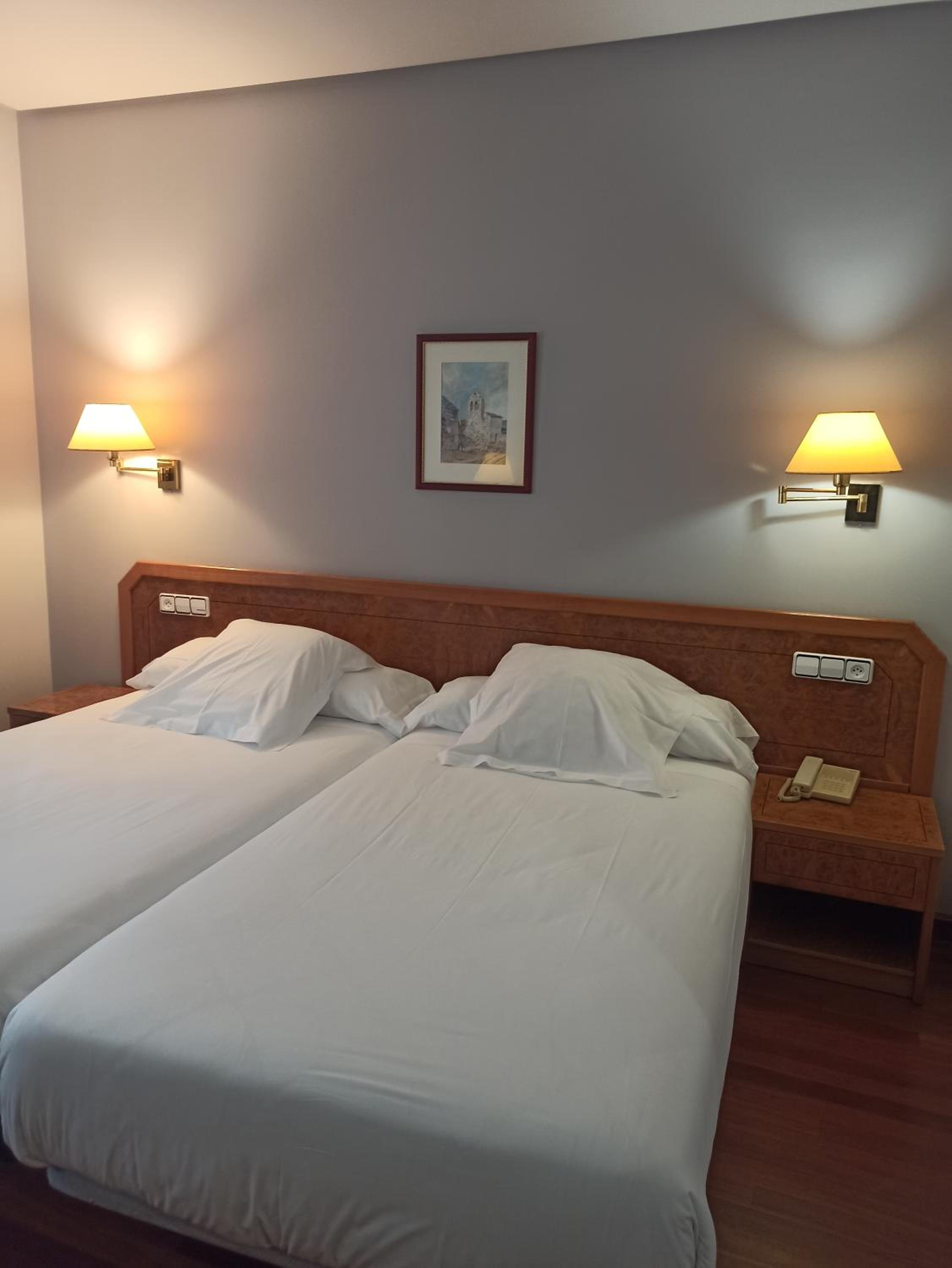 Double Room - Photo 7