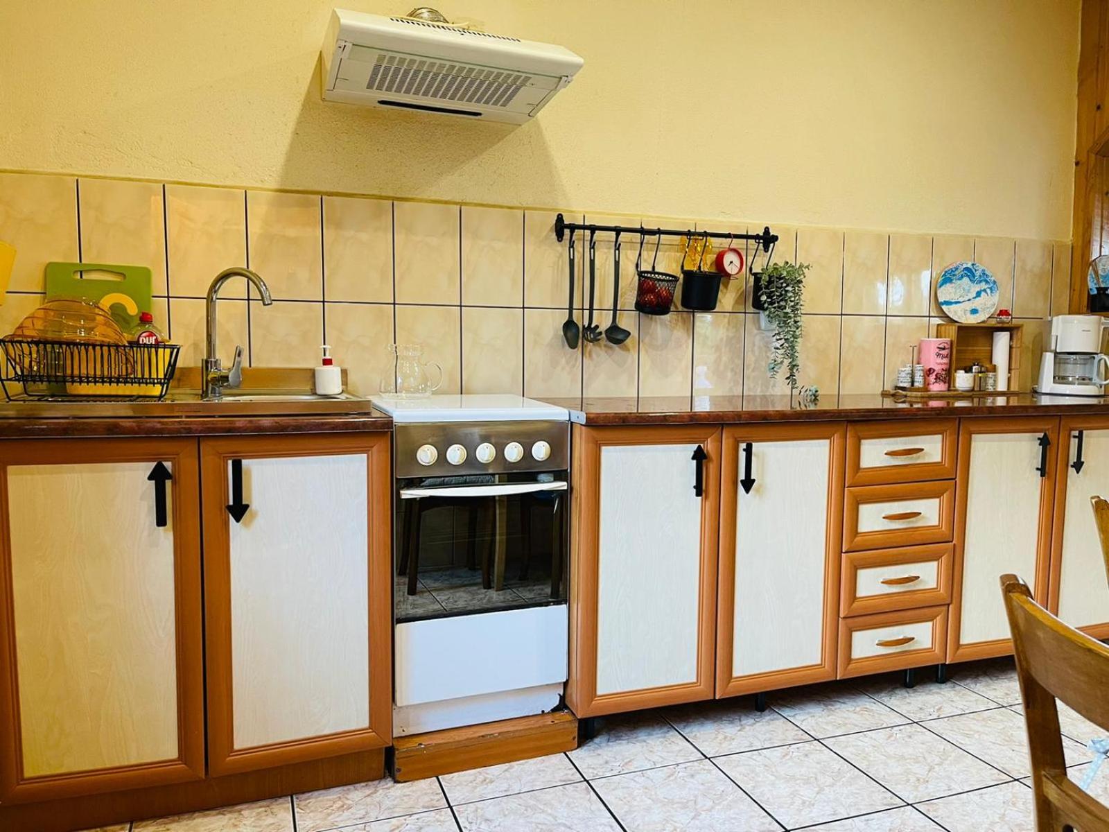 Four-Bedroom House - Photo 4