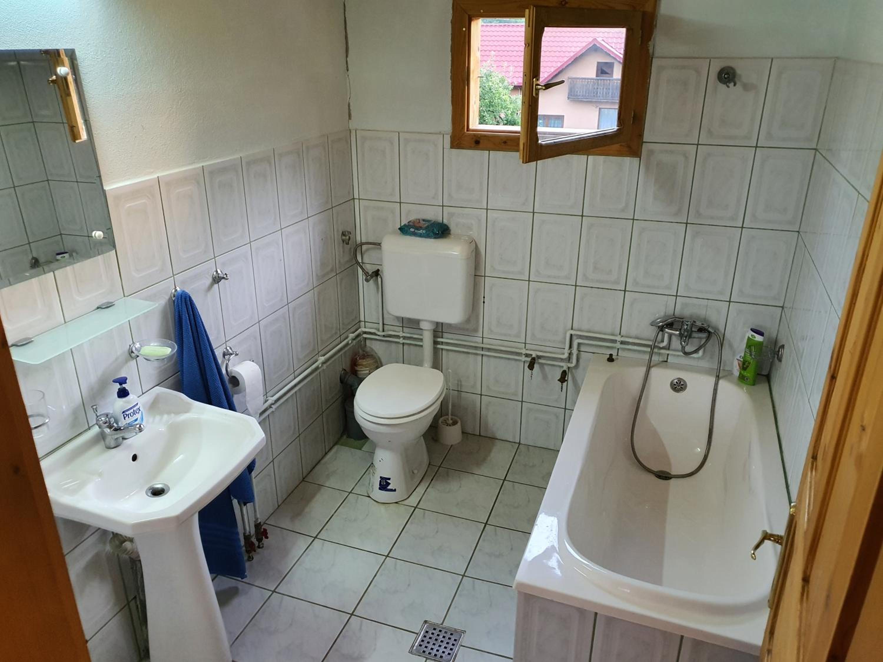 Four-Bedroom House - Photo 30