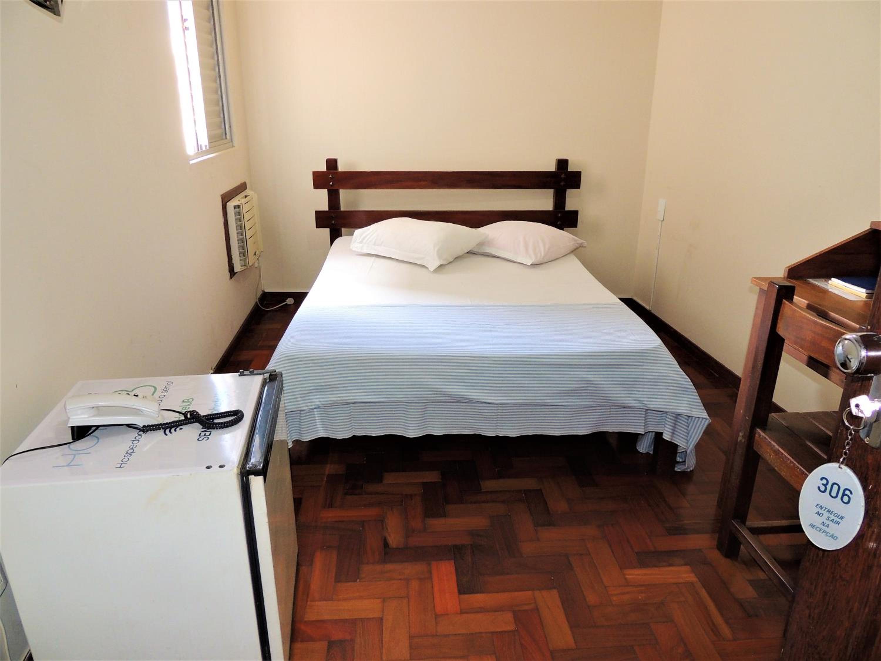 Budget Double Room photo 3