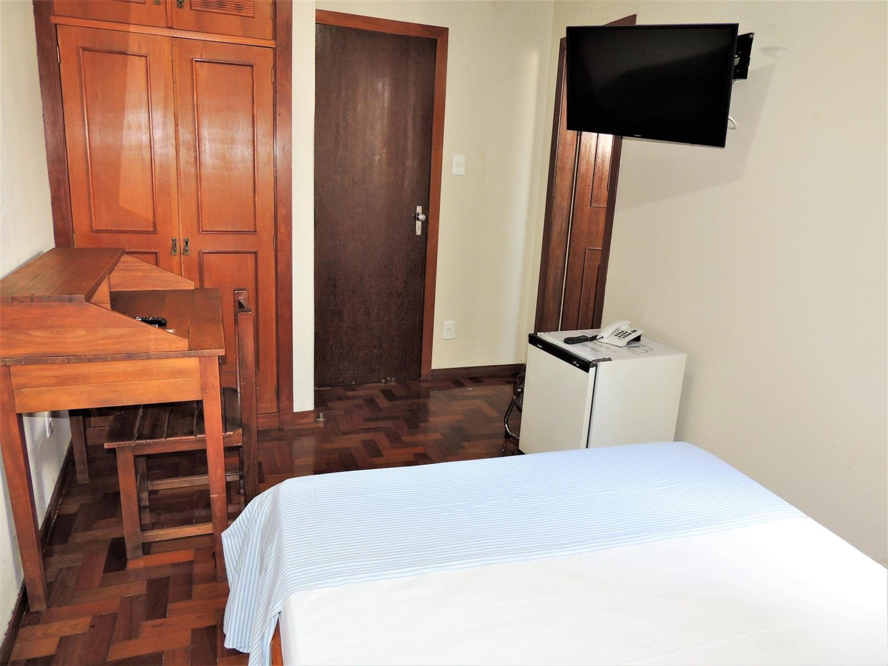 Budget Double Room photo 2