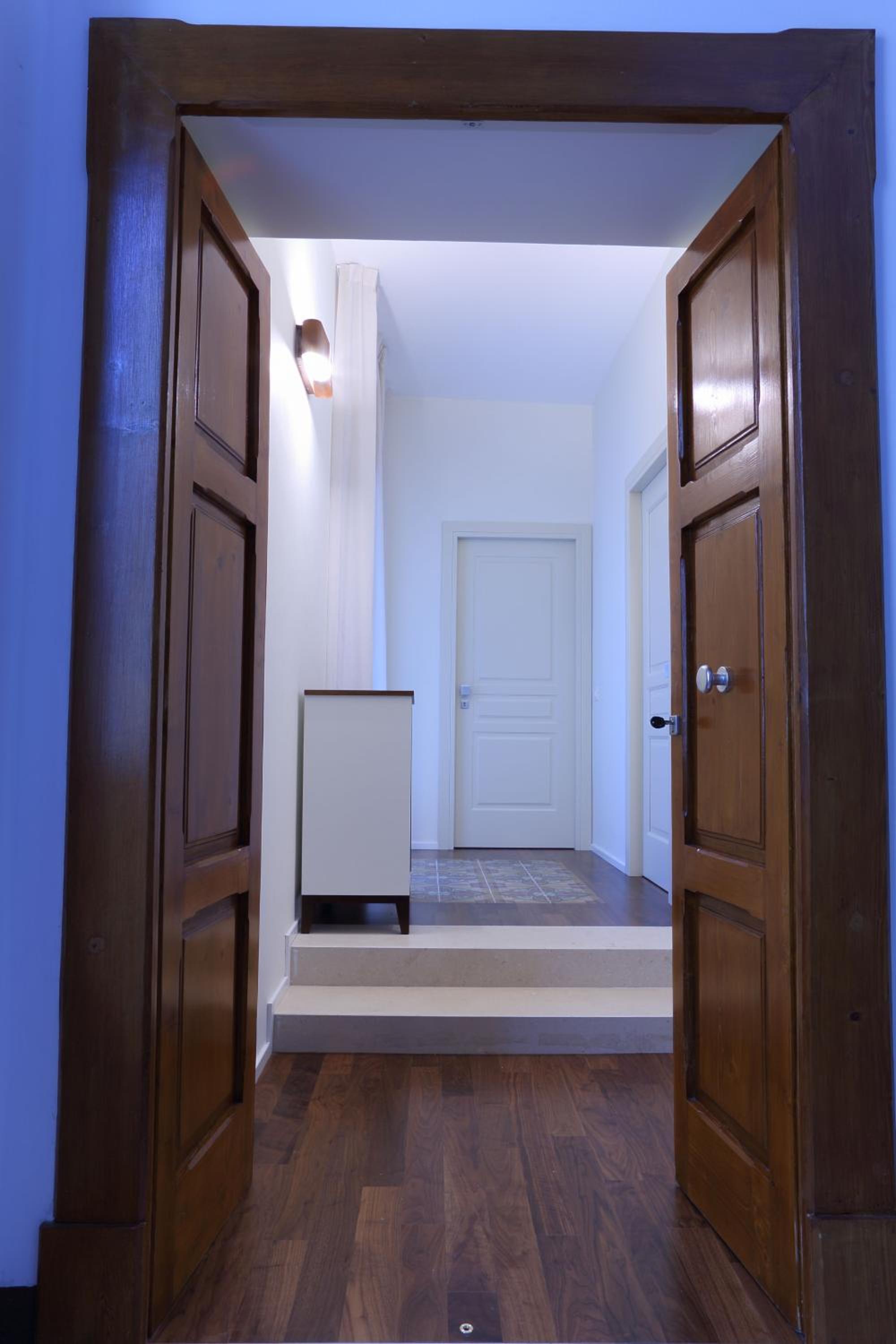 Deluxe King Room - Photo 1