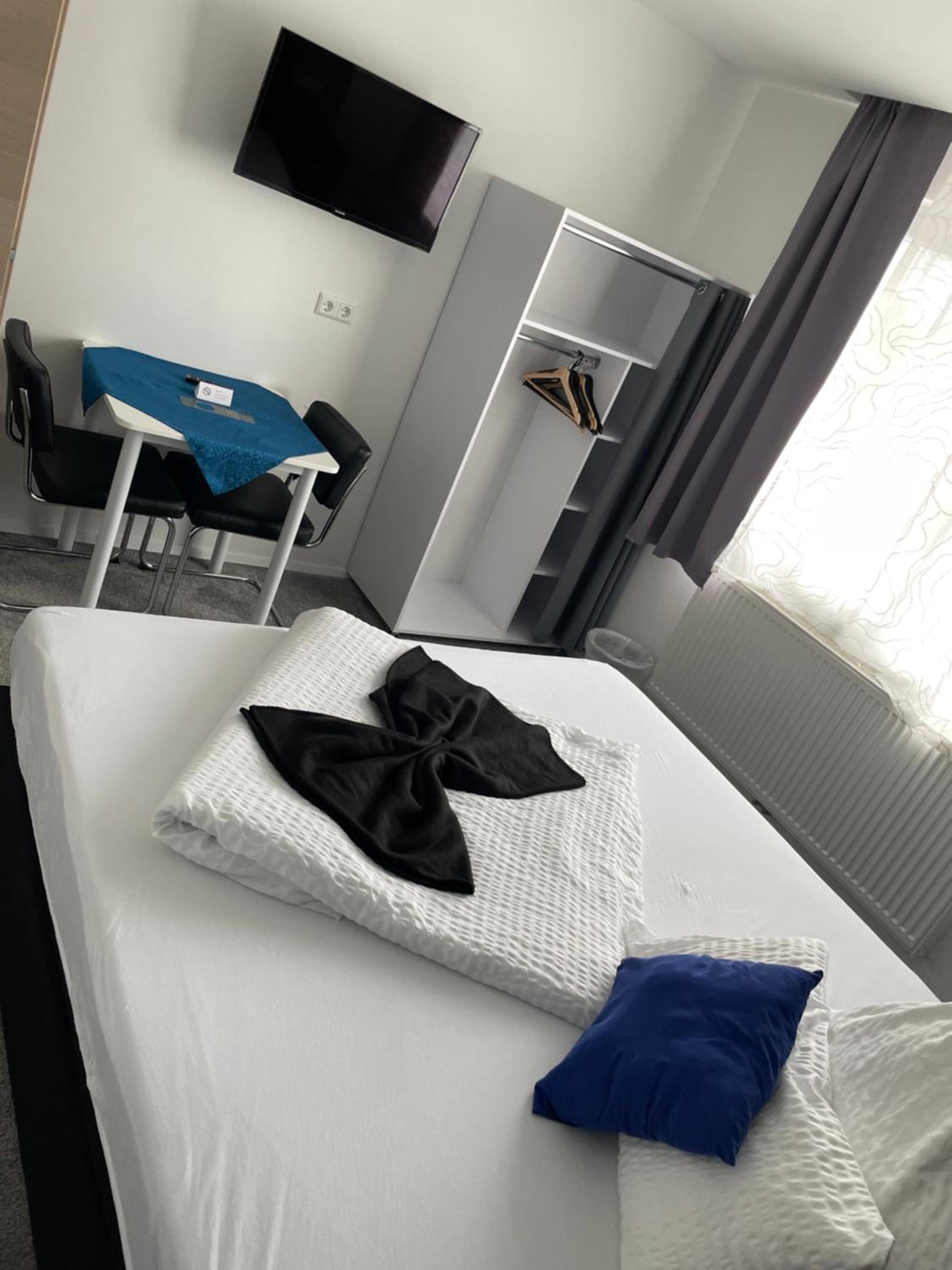 Two-Bedroom Apartment - Photo 3