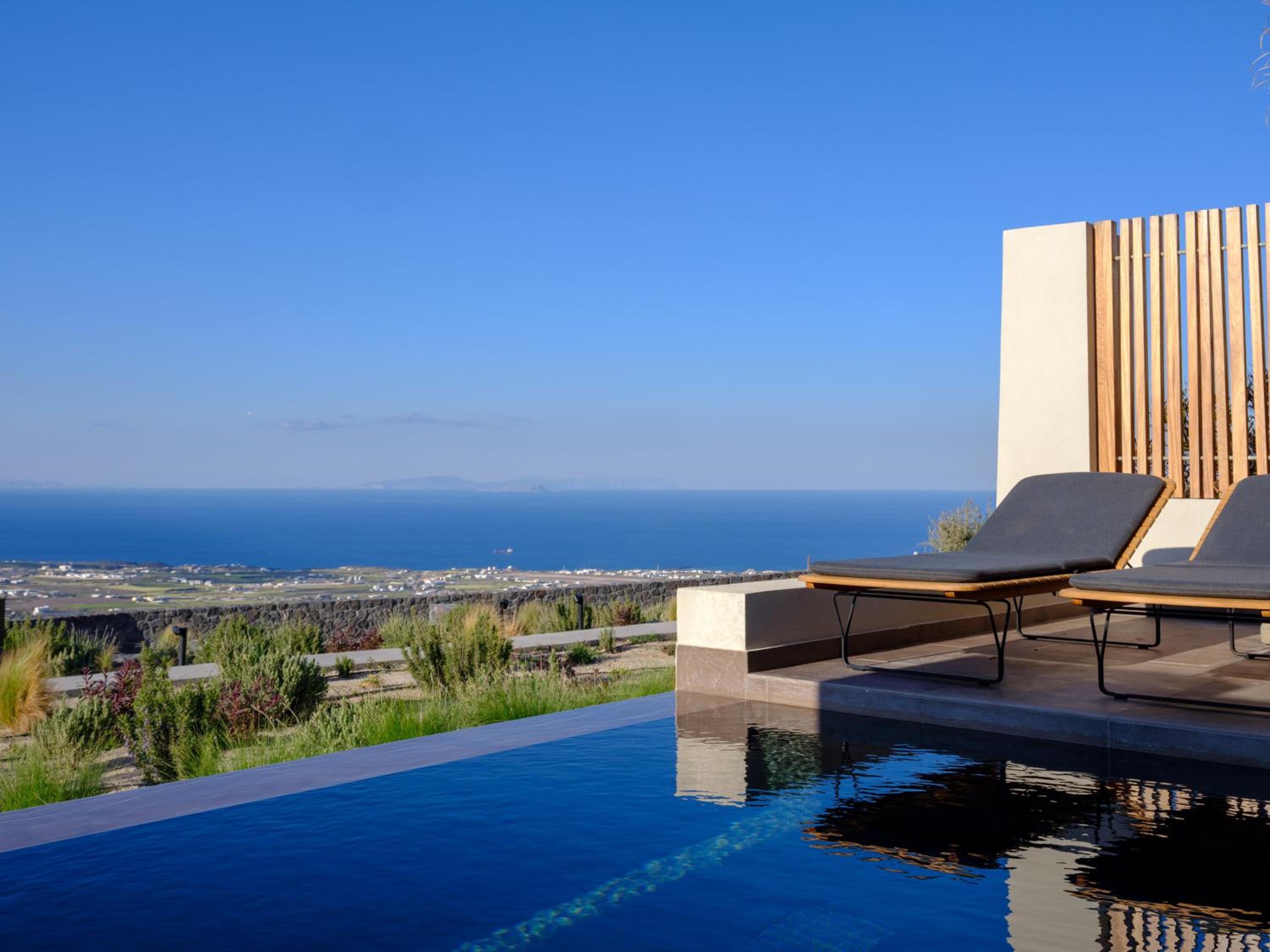 Exclusive Suite with Outdoor Private pool and Caldera View - Photo 13