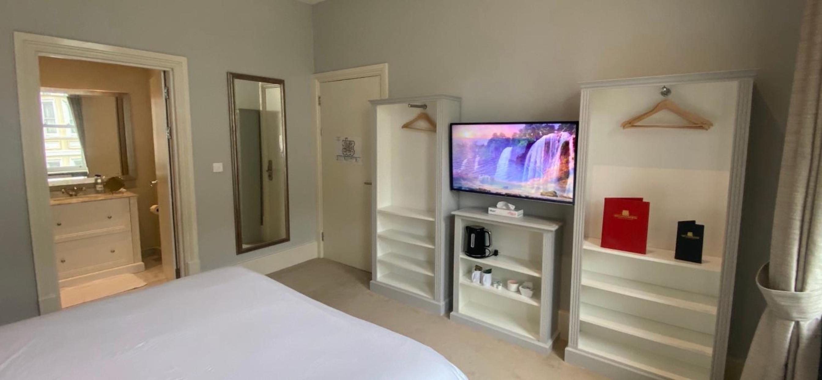 Deluxe Double Room, Partial Sea View - Photo 5