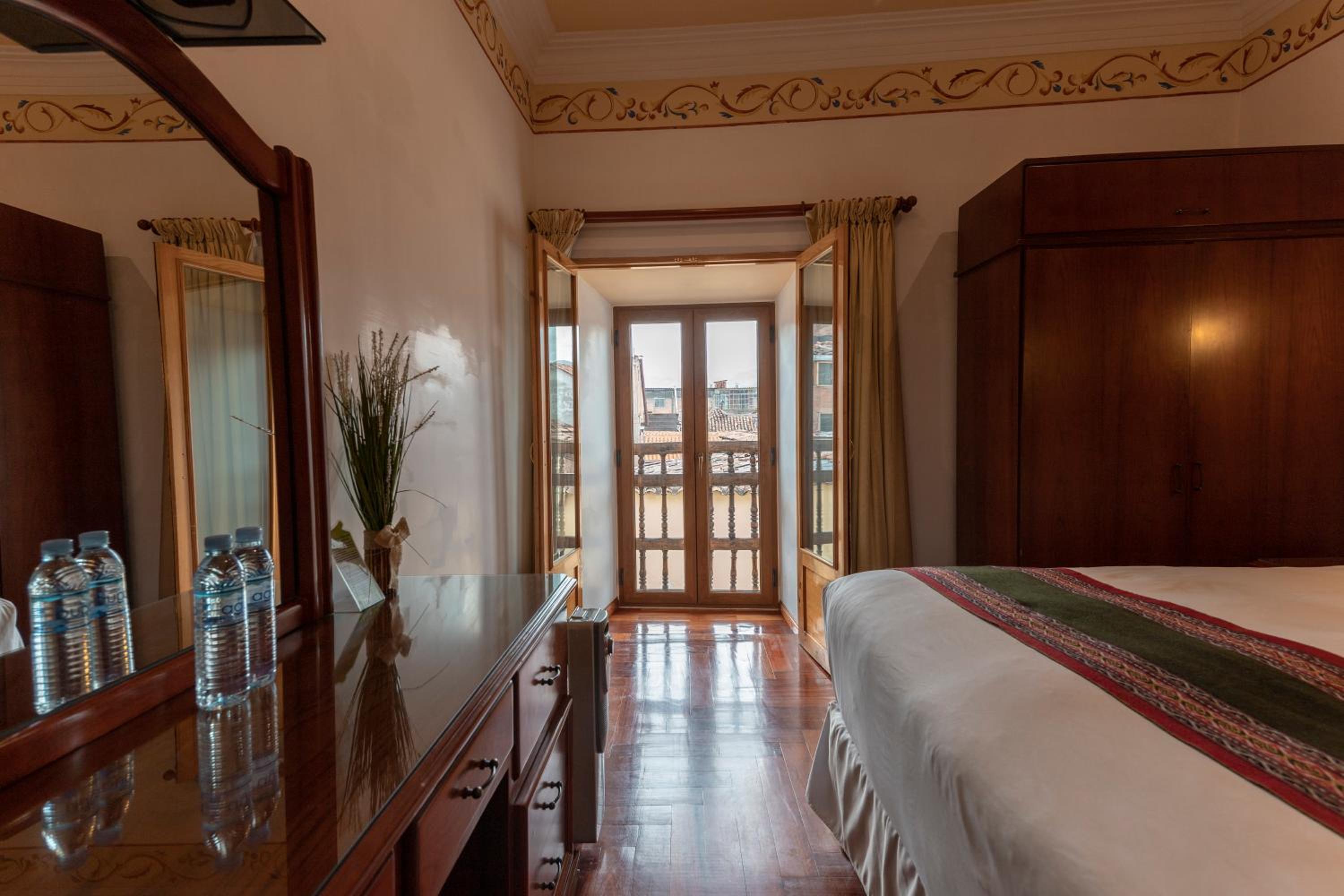 Executive Suite photo 2