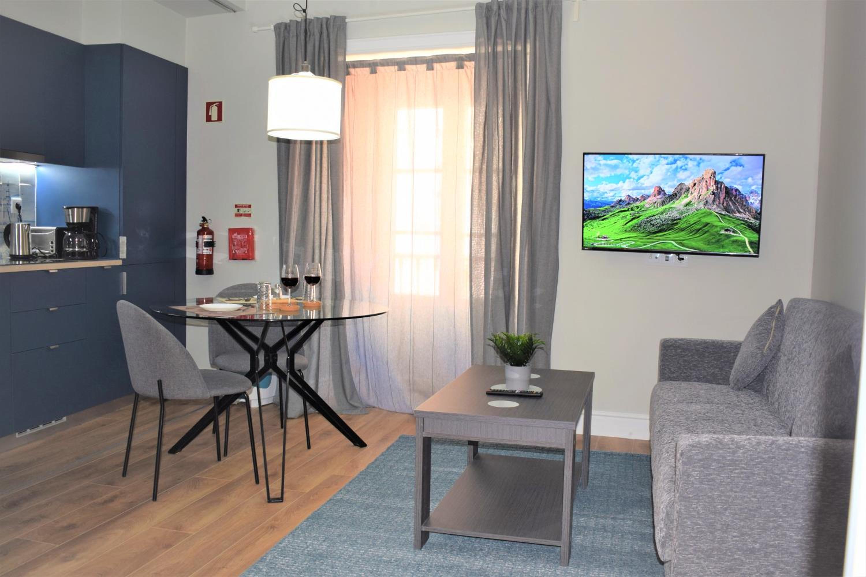 One-Bedroom Apartment - Photo 6