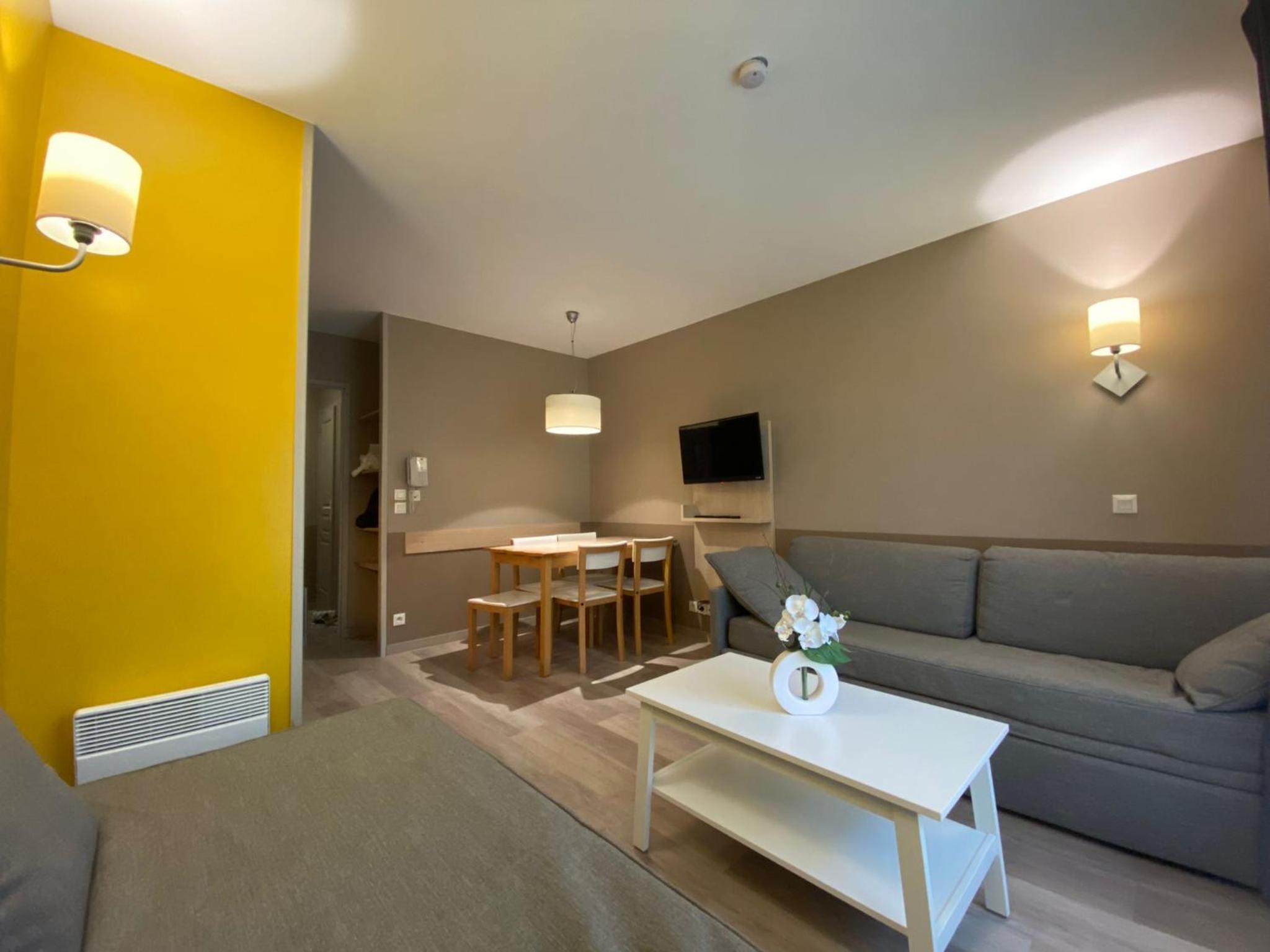 One-Bedroom Apartment - Photo 14