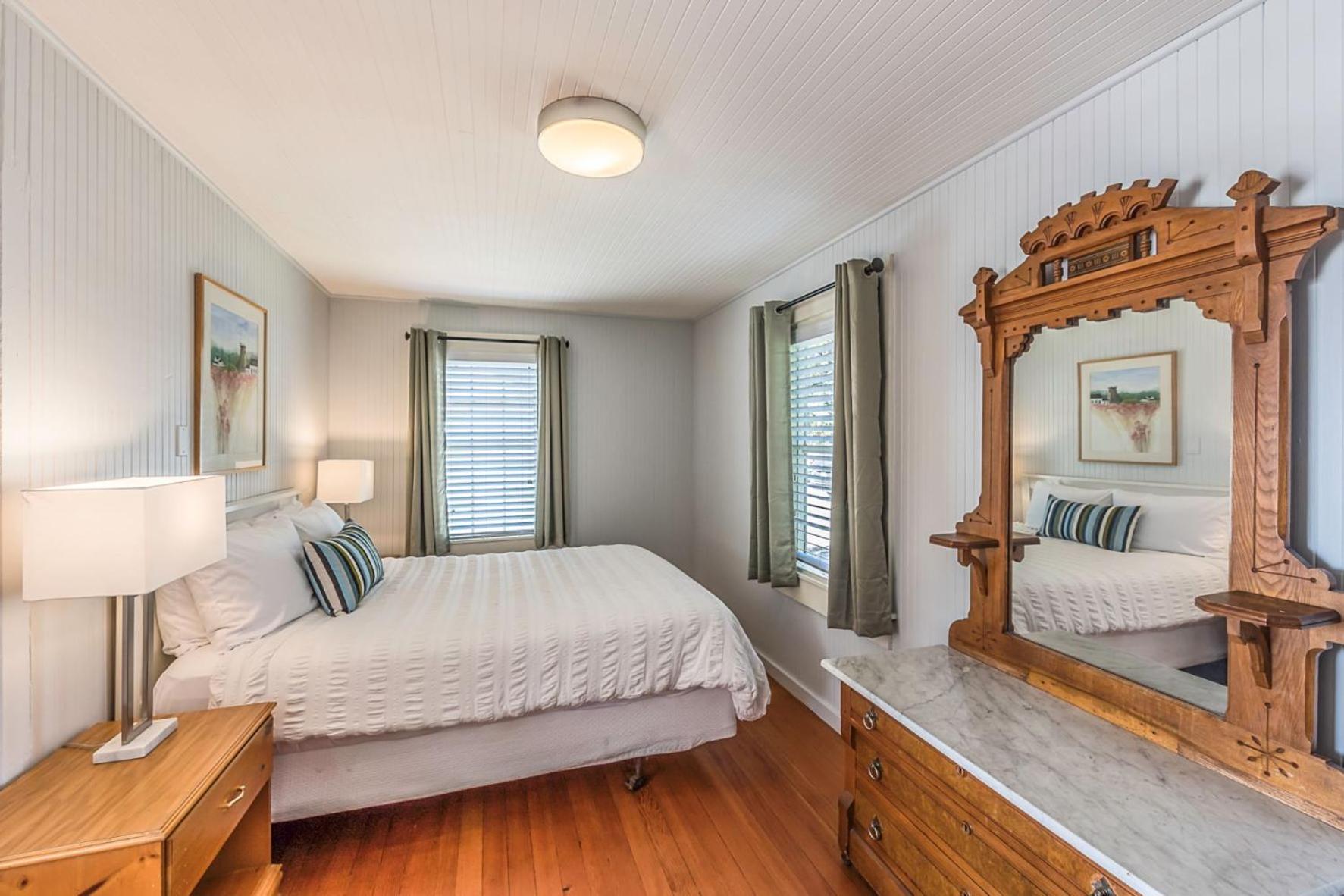 Deluxe Bungalow with Sea View