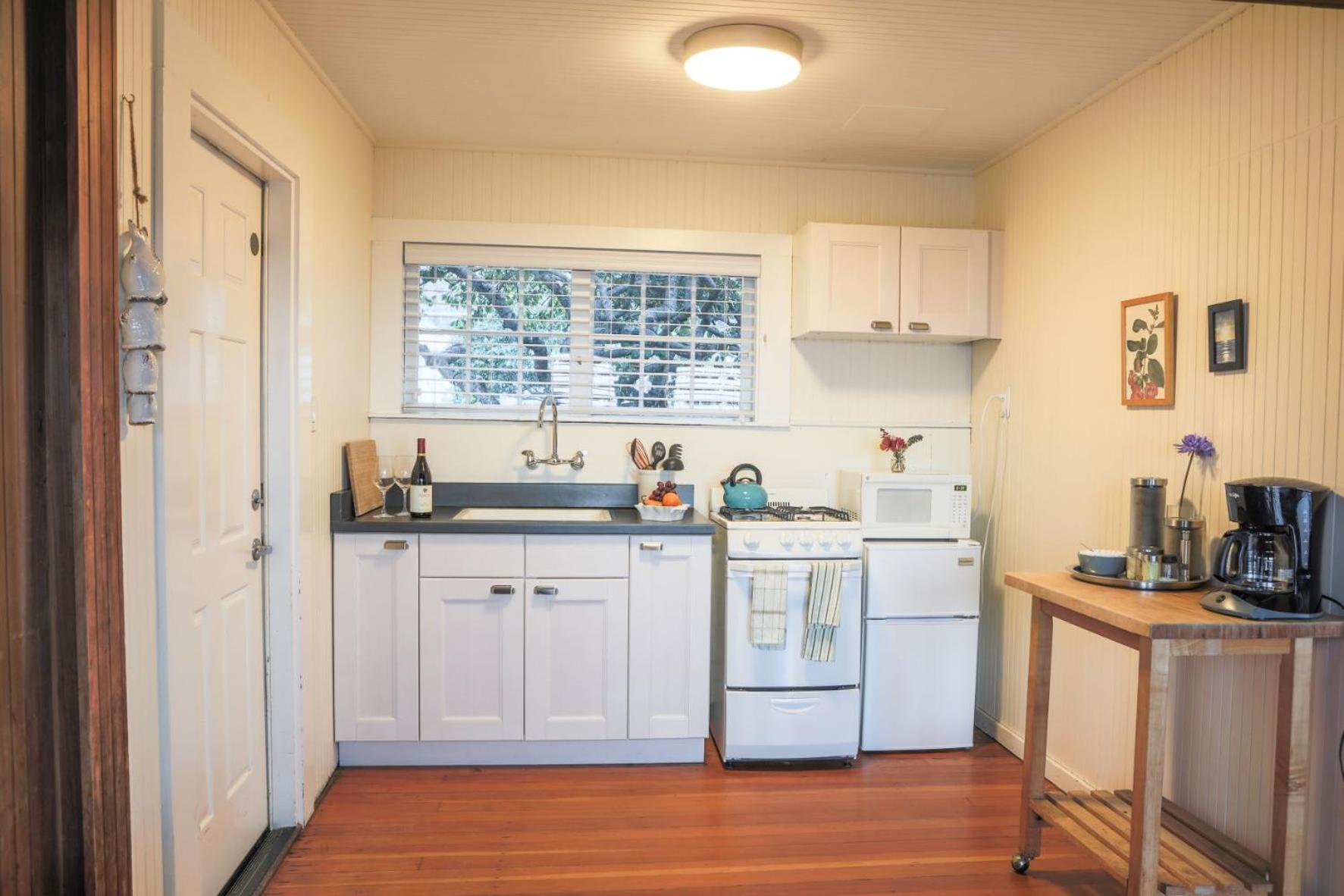 Deluxe Bungalow - Photo 2