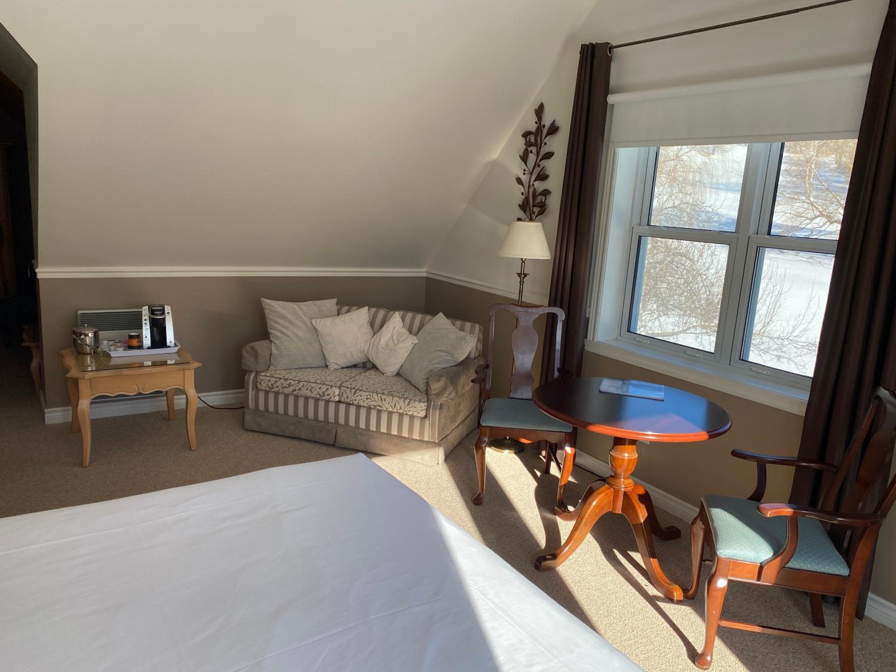King Room with Mountain View photo 2