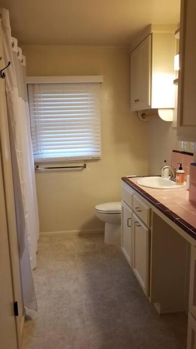 One-Bedroom House - Photo 15