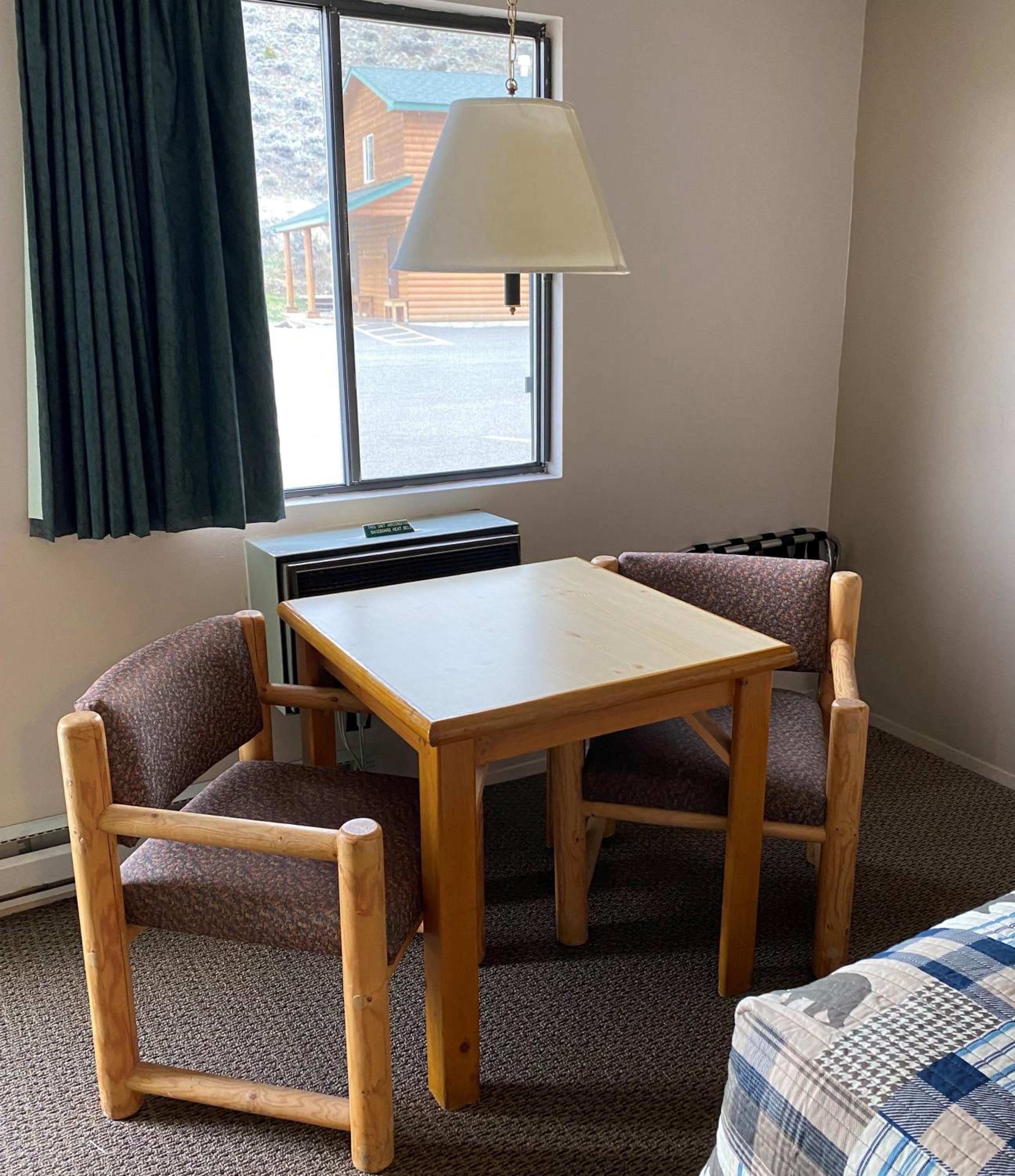 Queen Room photo 2