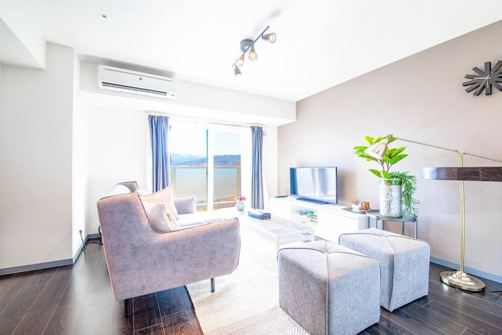 One-Bedroom Apartment - Photo 1