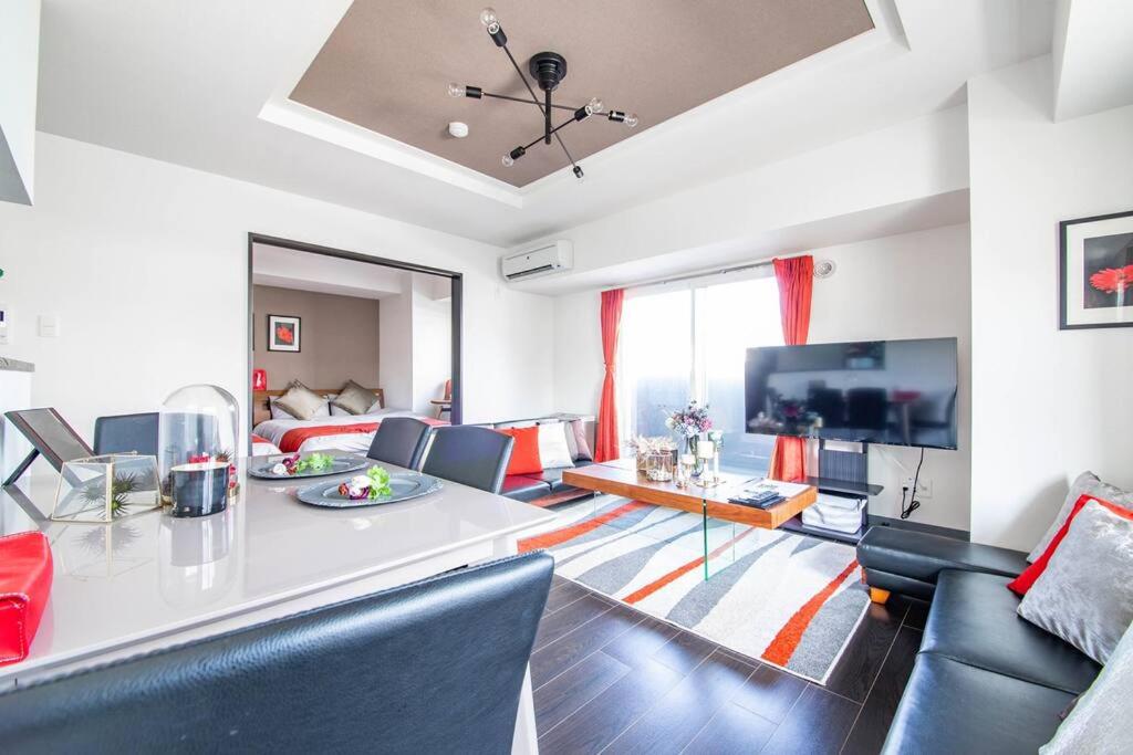 Three-Bedroom Apartment - Photo 3