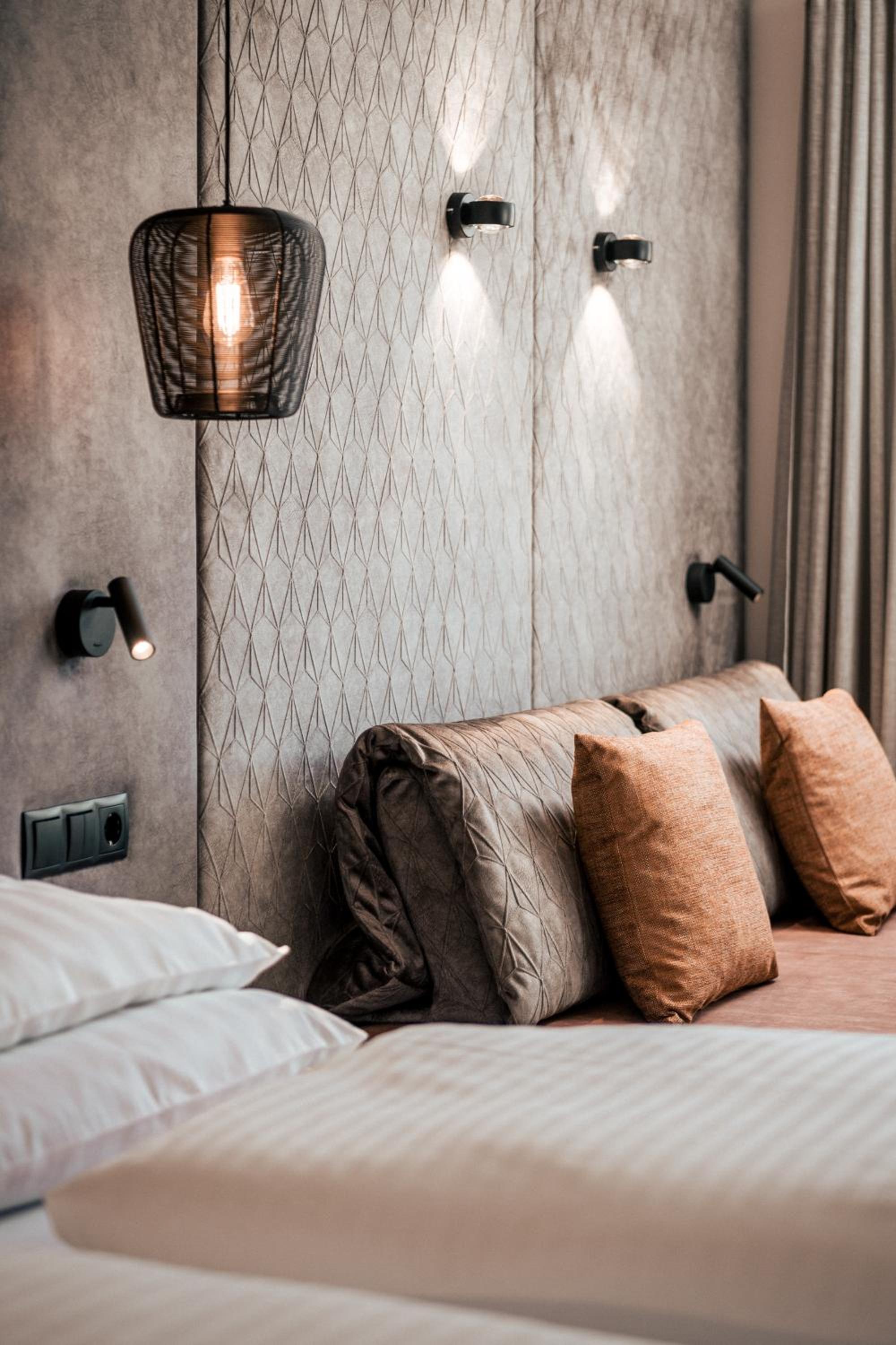Double Room with Balcony - Photo 6