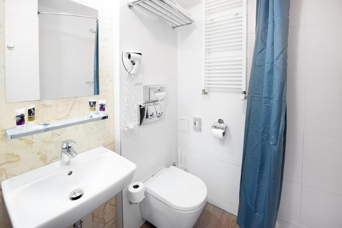 Superior Twin Room - Photo 13