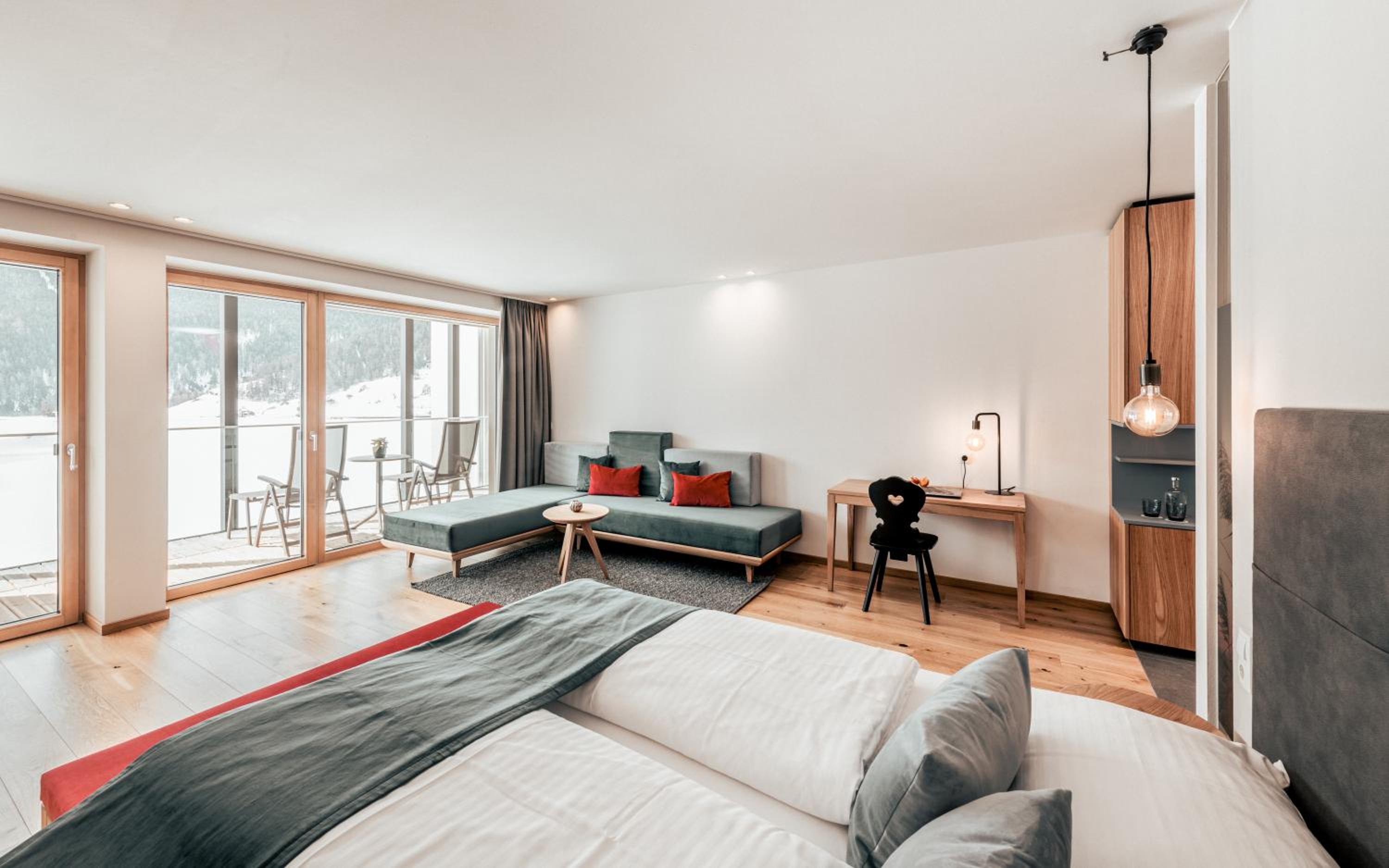 Junior Suite with Balcony - Photo 1
