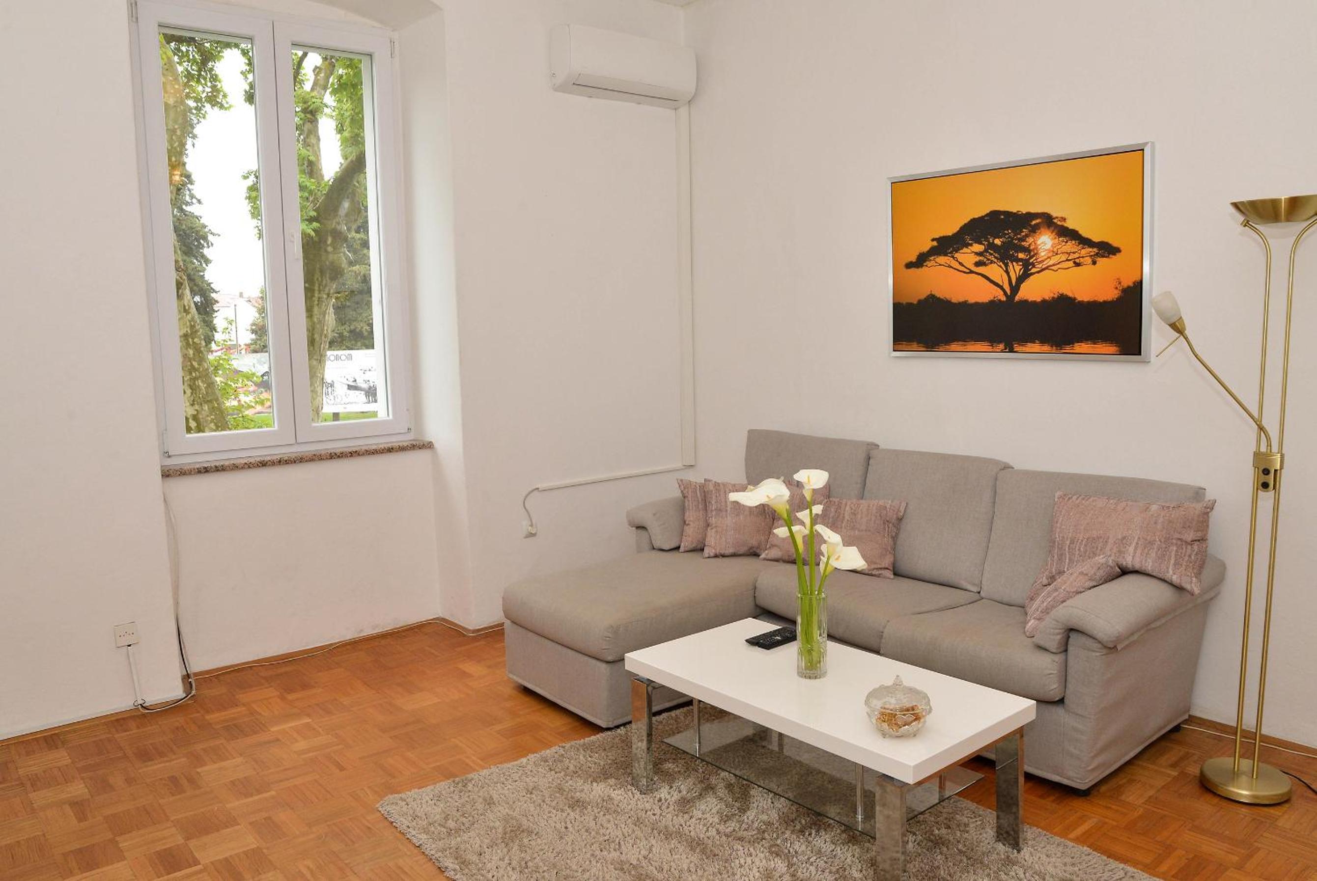 Apartment with Garden View