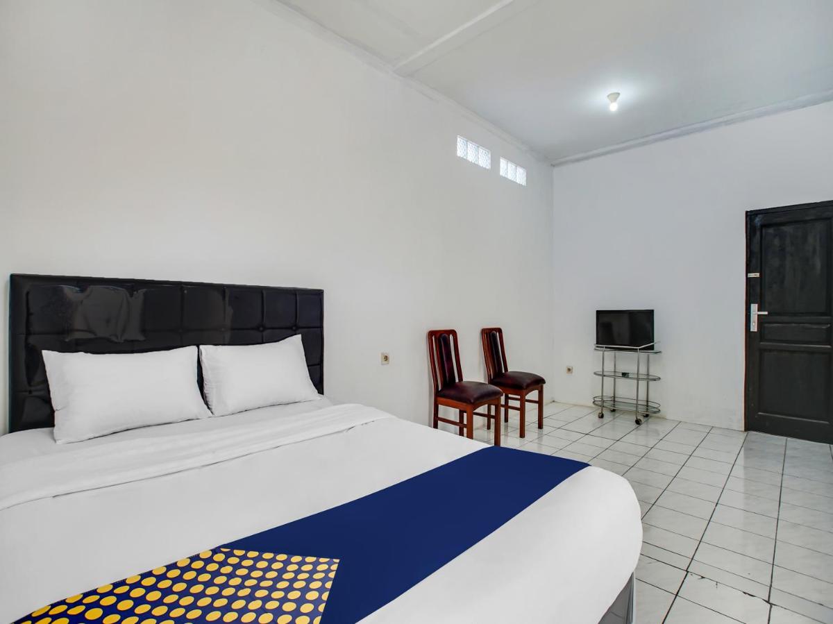 Budget Double Room - Photo 6