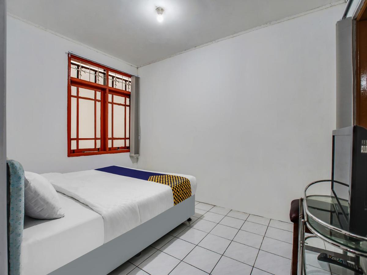 Budget Double Room - Photo 5