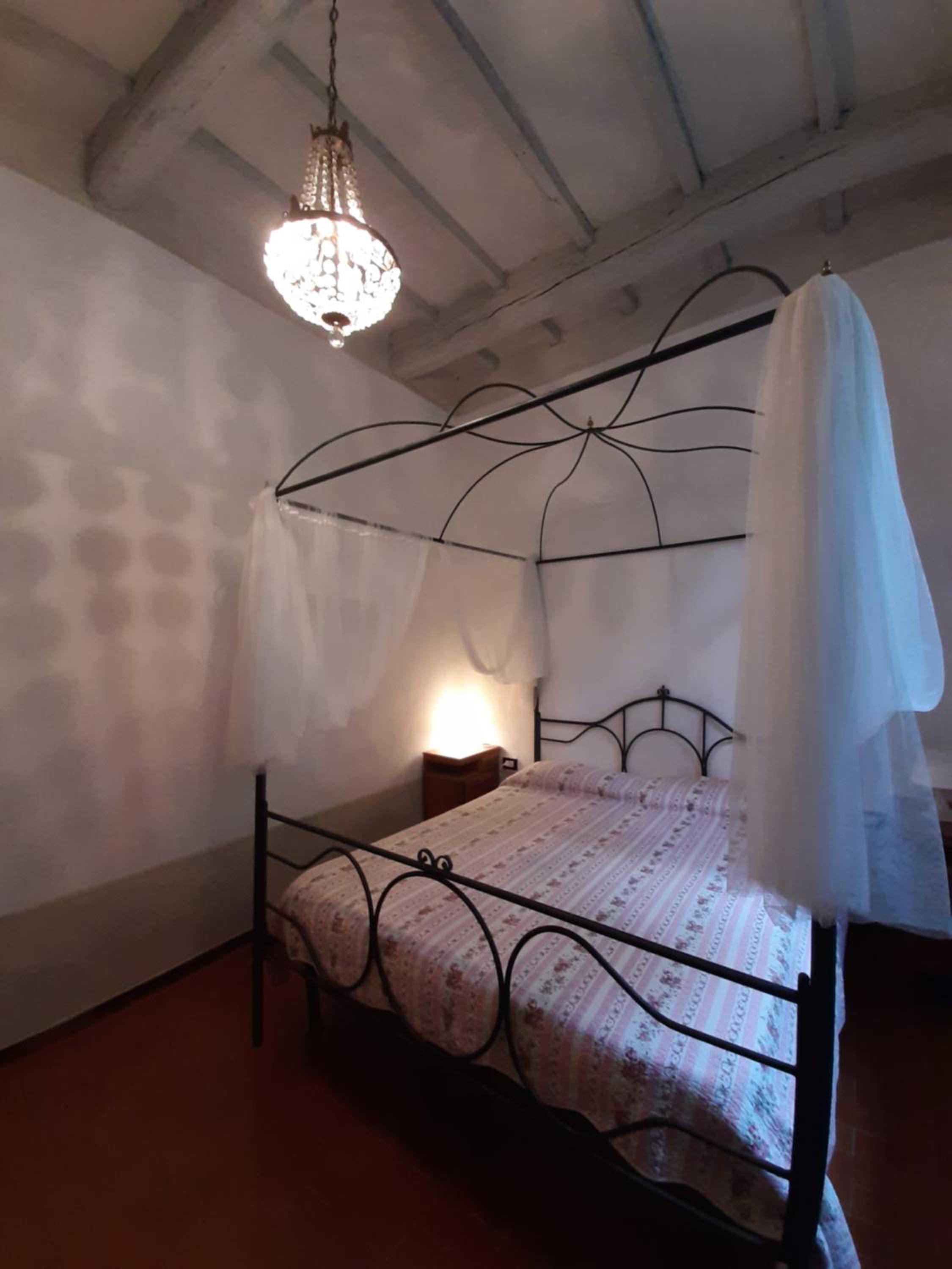 Double Room - Photo 6