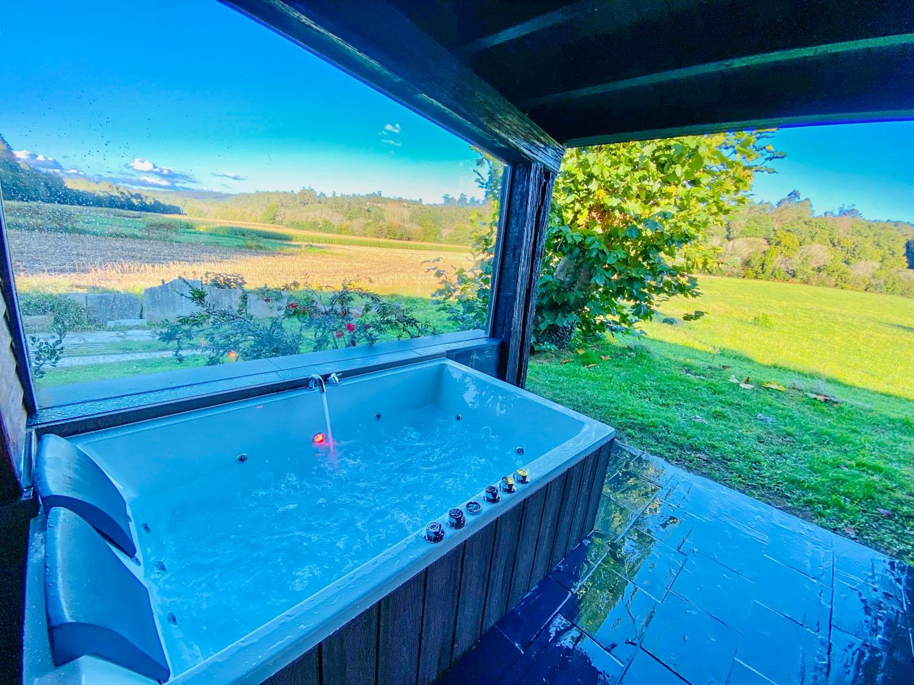 Superior Apartment with Hot Tub - Photo 6