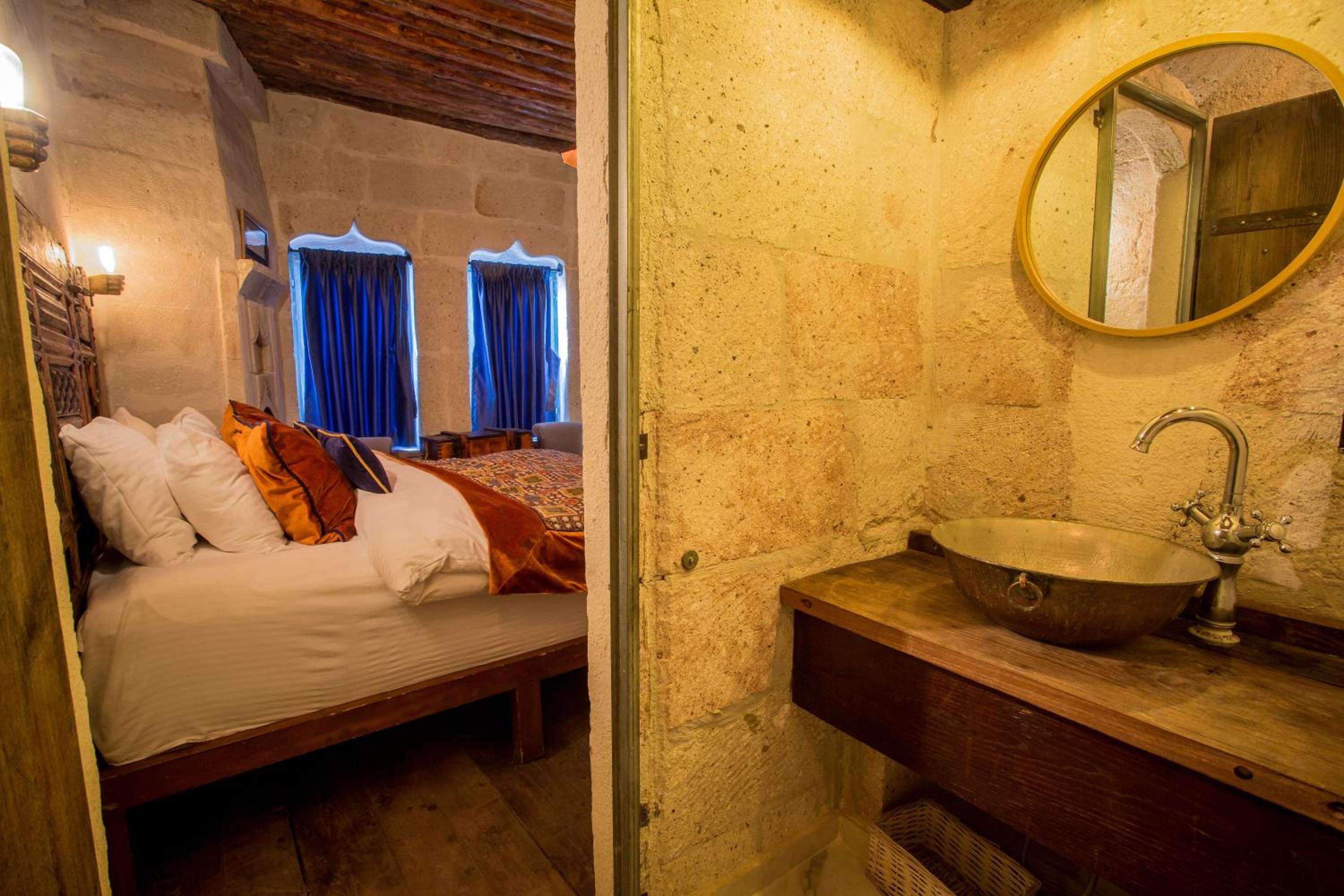 Deluxe Stone Room with Panoramic View photo 2